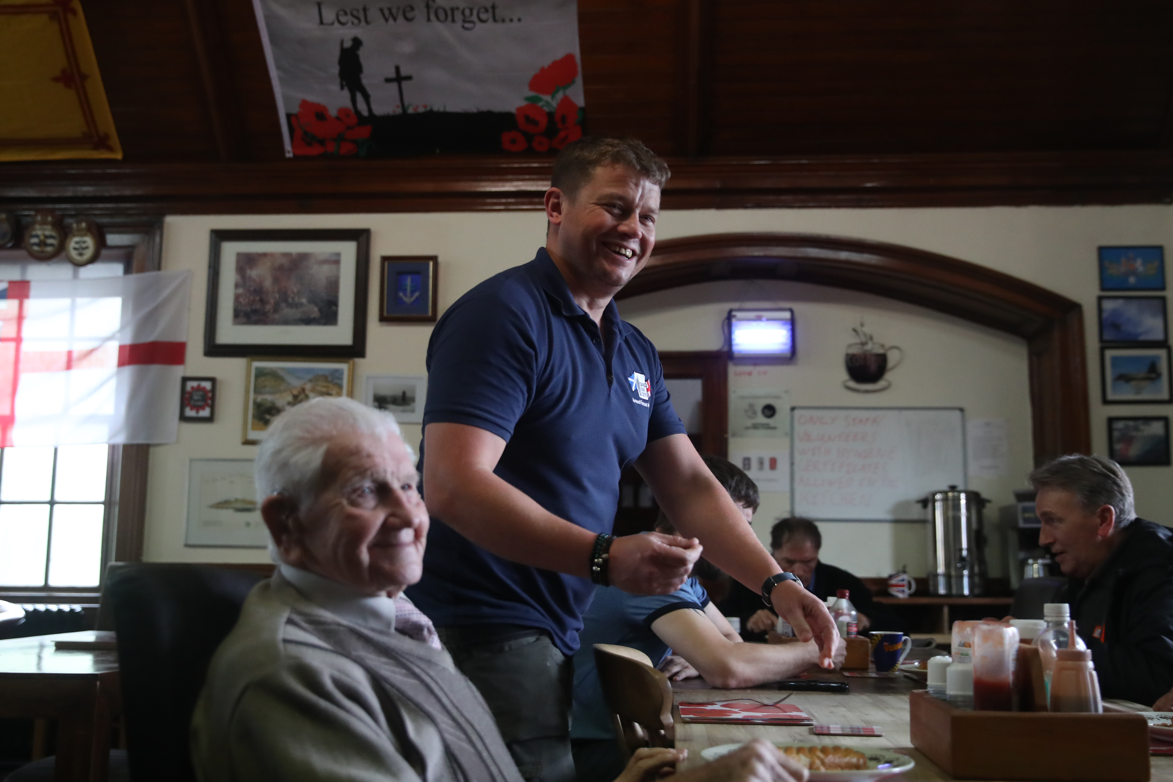 Alan Edward with veterans at the Coming Home Centre 