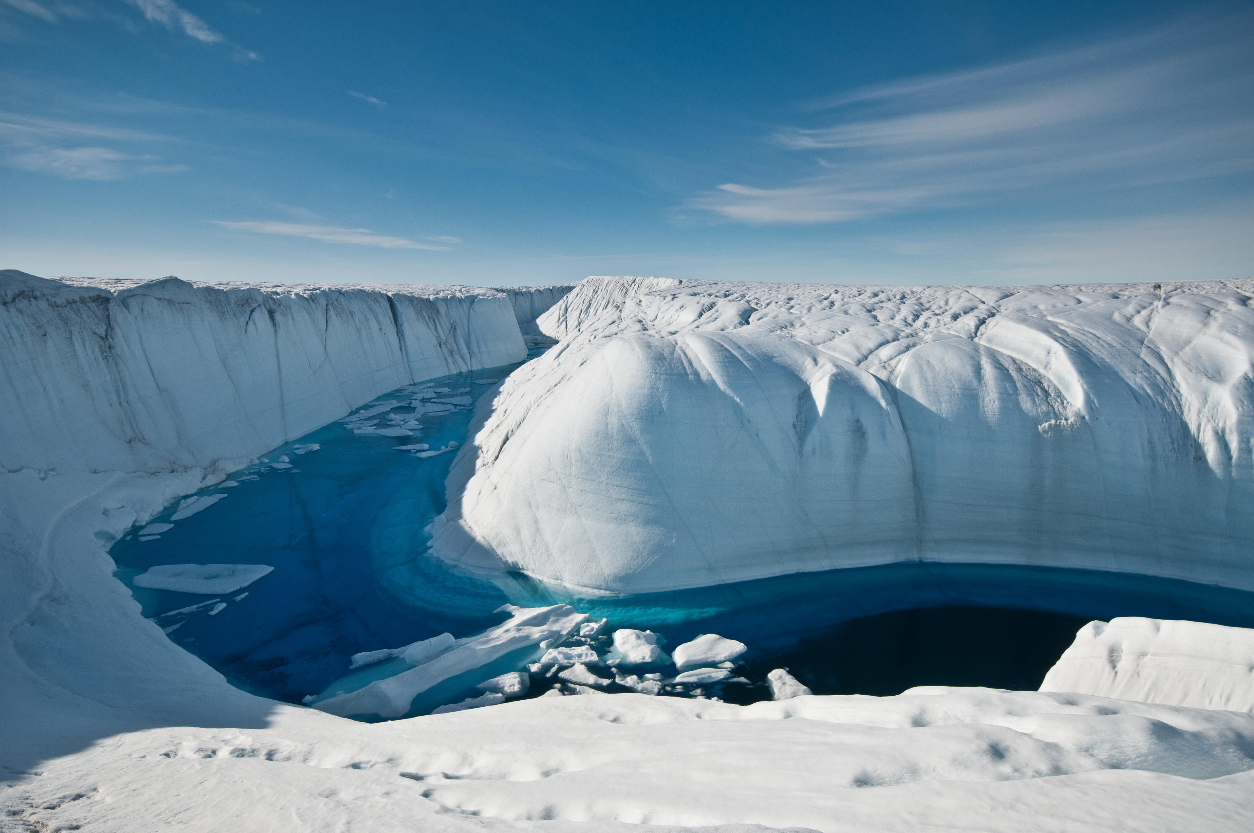 10 самых больших ледников. Ледяной каньон Гренландия. Большой каньон в Гренландии. Река Петерманн, Гренландия\. Антарктида ледник Денман.