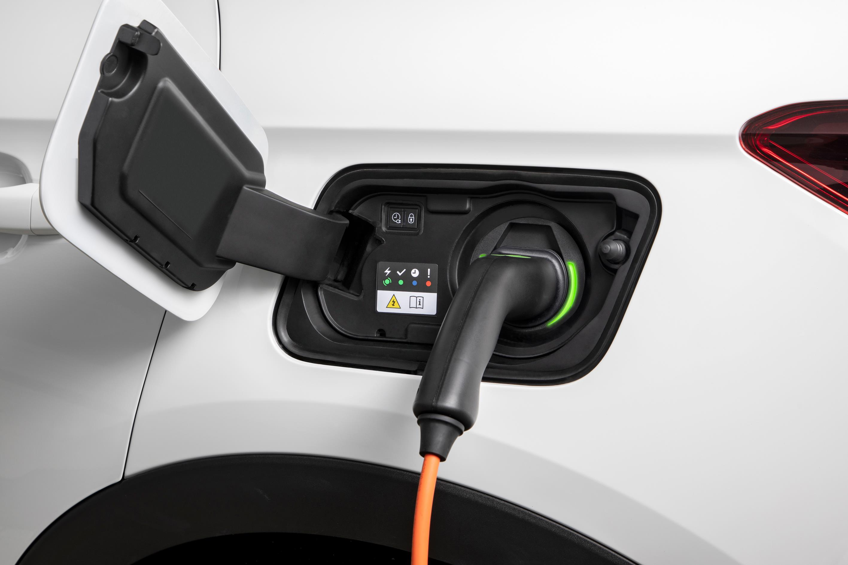 The Grandland X Hybrid should achieve up to 34 miles of all-electric driving