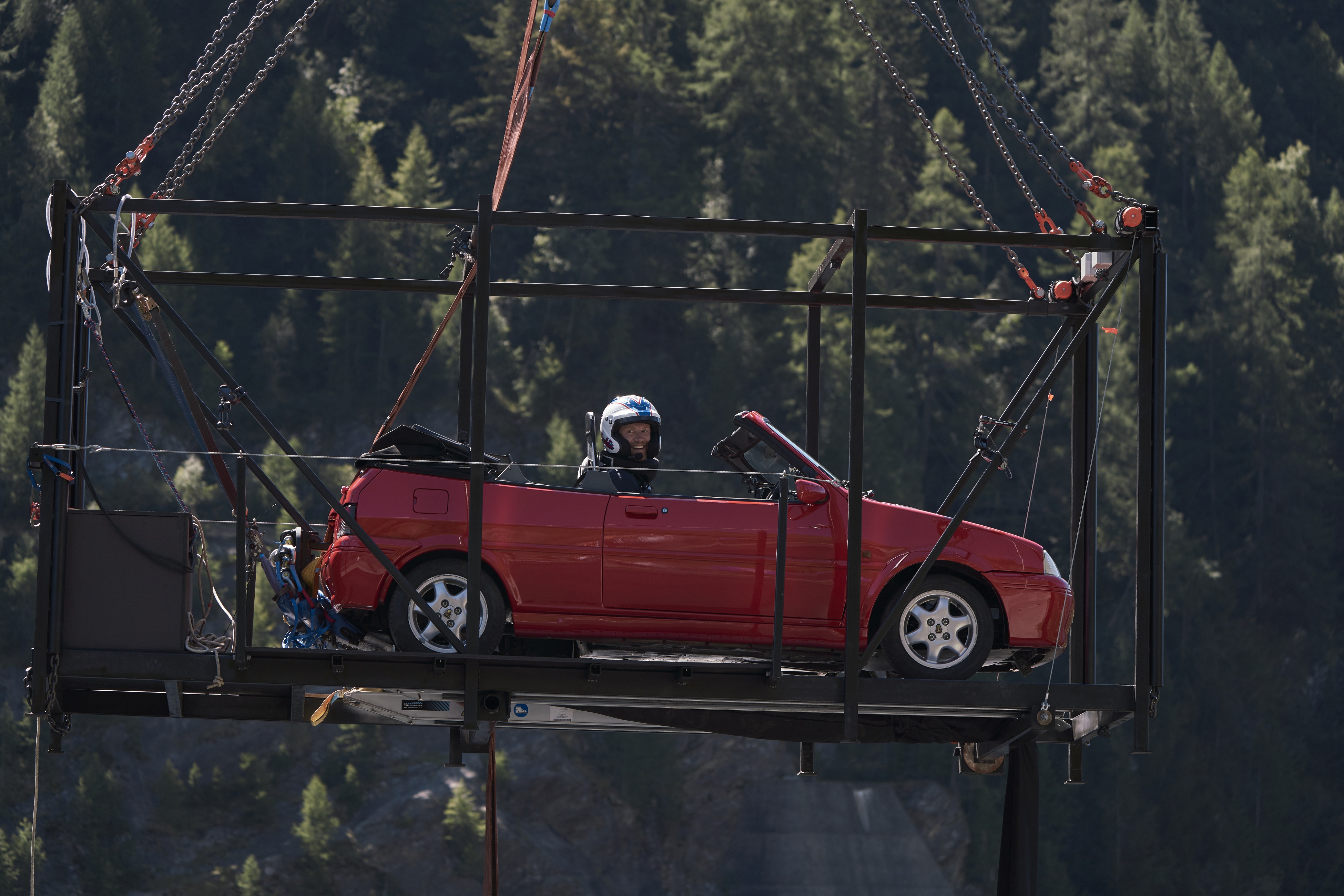 Prelude Barcelona At bygge Freddie Flintoff terrified in 'horrific' Top Gear bungee jump car stunt |  Maldon and Burnham Standard