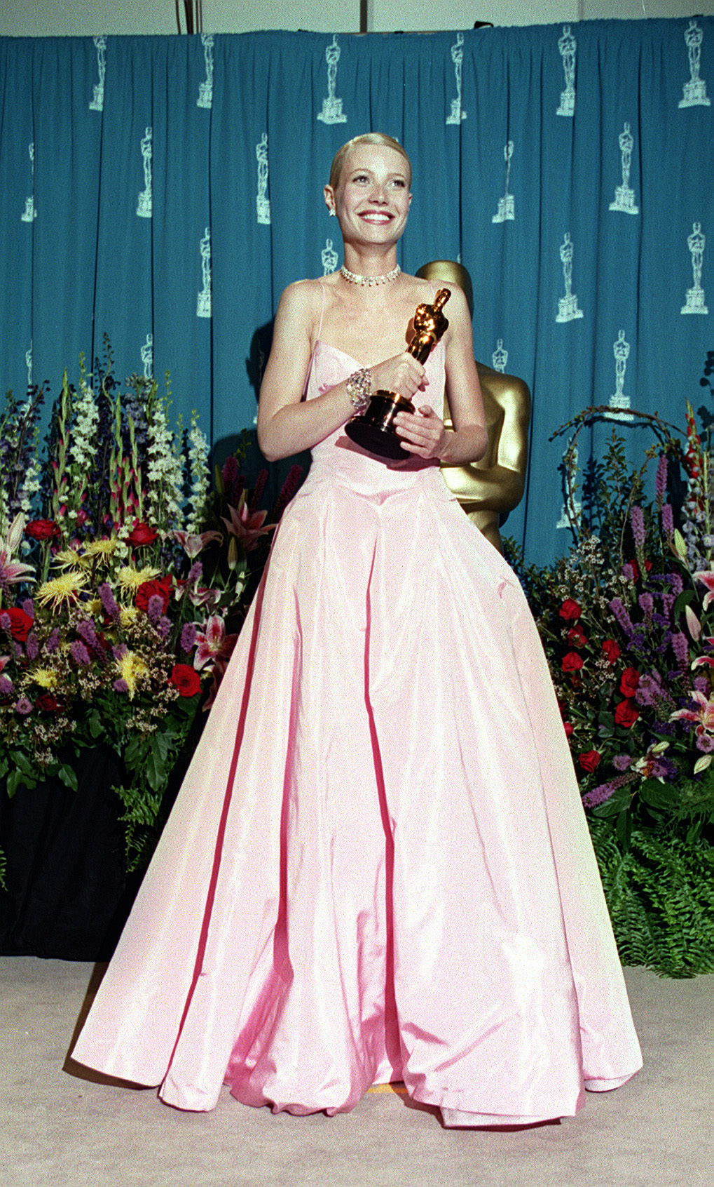 Gwyneth Paltrow at the 1999 Oscars