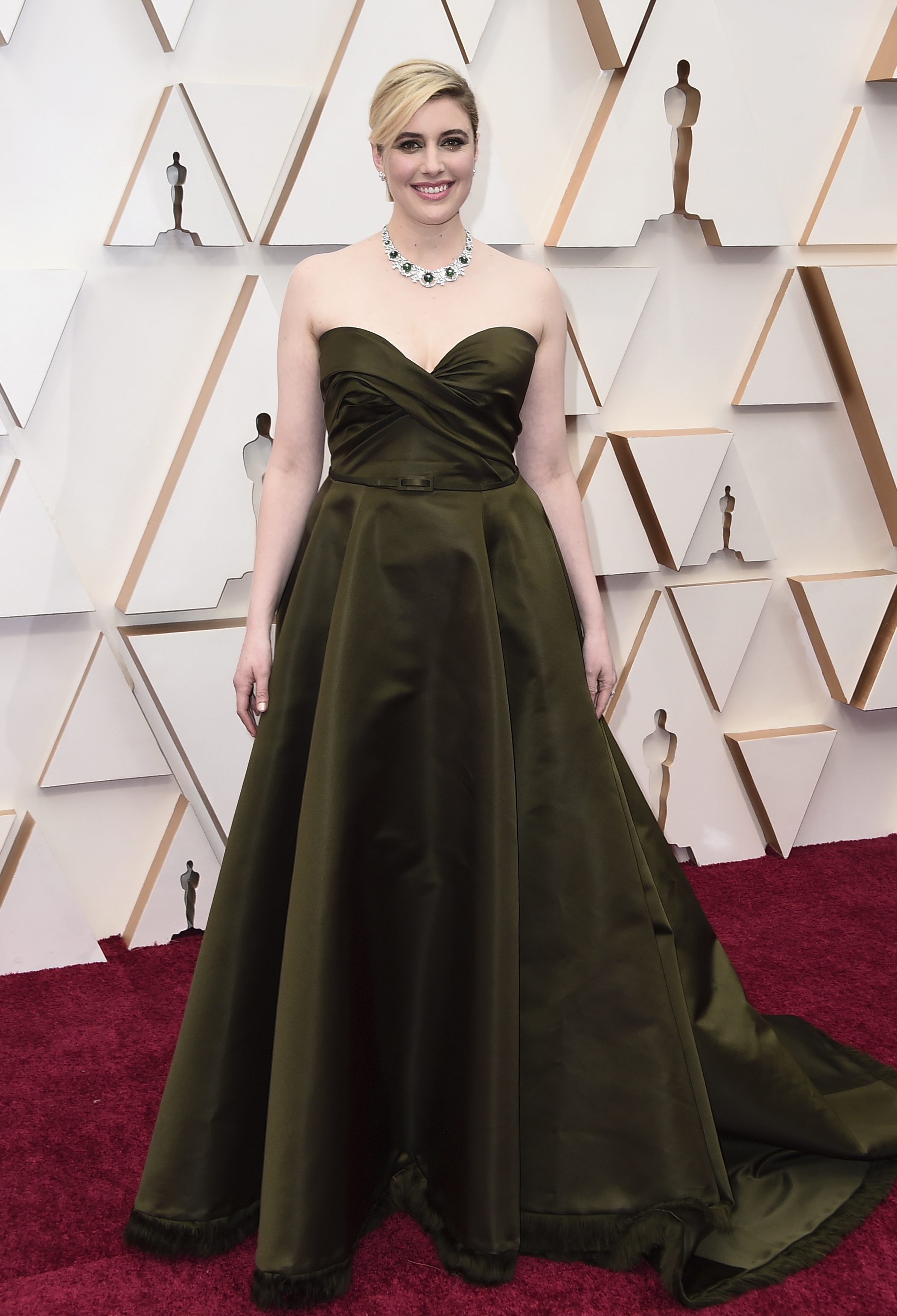 Old Hollywood glamour rules elegant Oscars red carpet