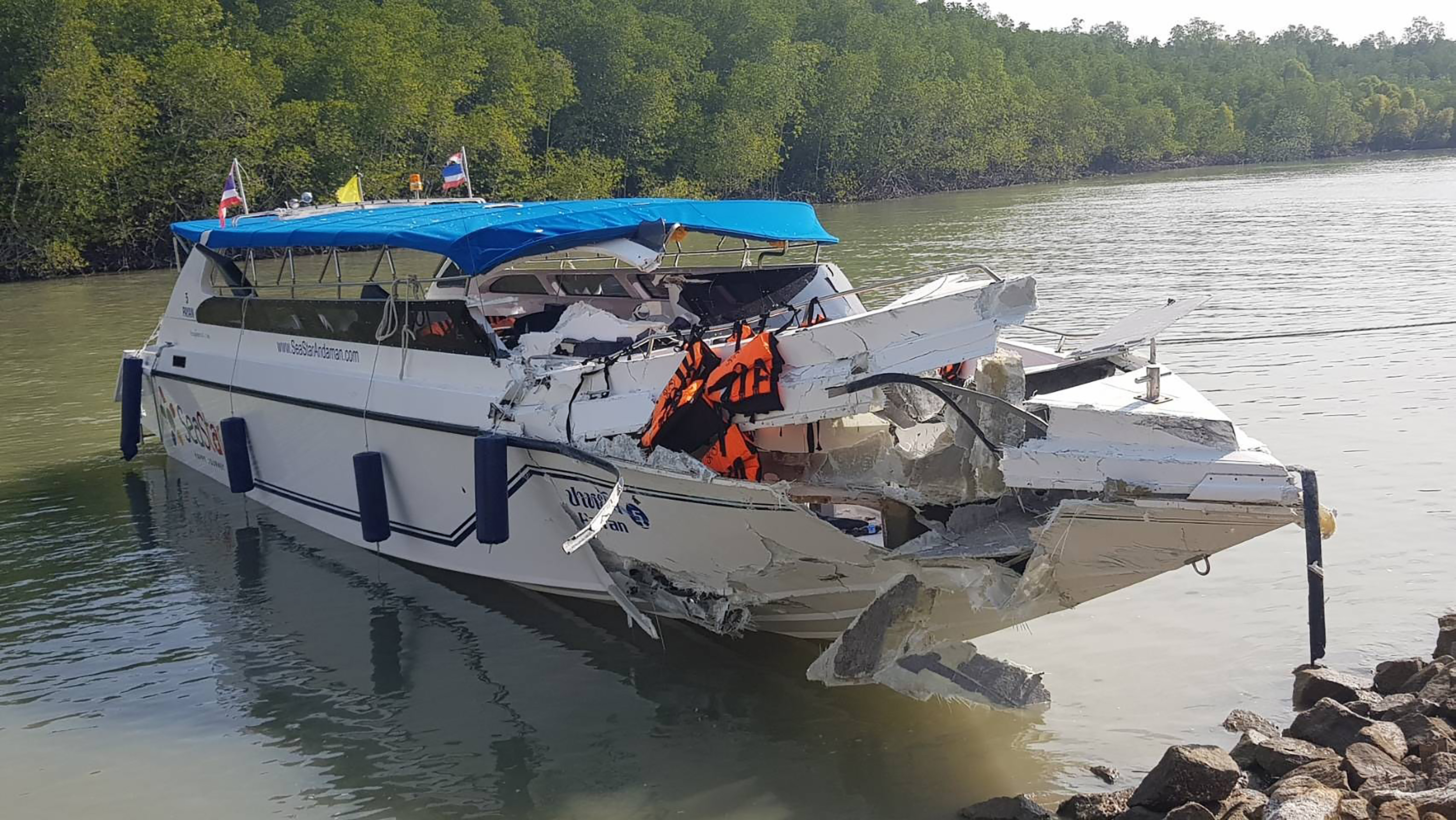 Two children killed as tourist speedboats collide in Thailand | Express ...