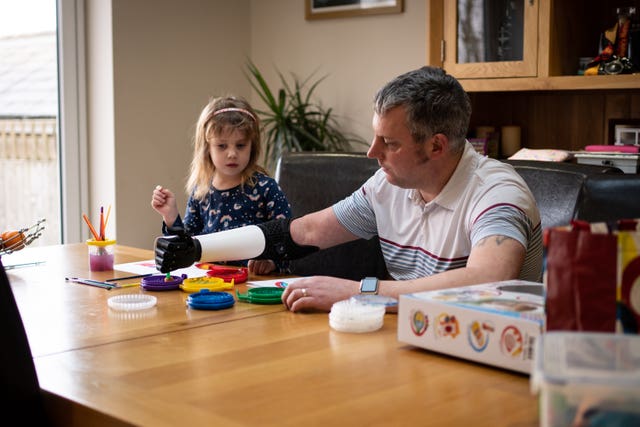 Amputee veteran first to receive 3D-printed bionic ‘hero’ arm on the ...
