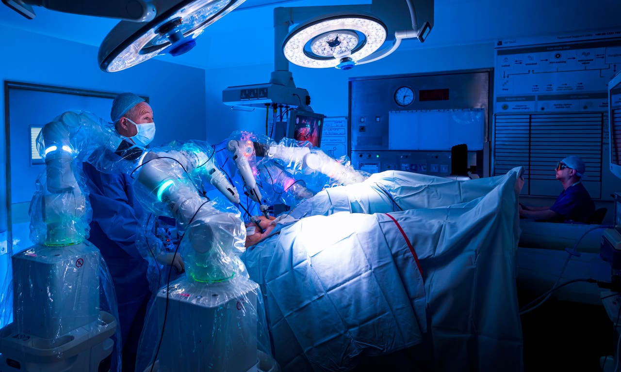 NHS hails next generation of surgical robots to help treat bowel cancer ...