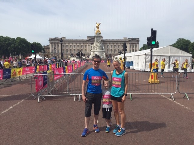 Louise Blizzard (right) with husband Gareth Blizzard (left) and their son Alfie (centre) at the Vitality Westminster Mile in 2018 (Family handout/PA)