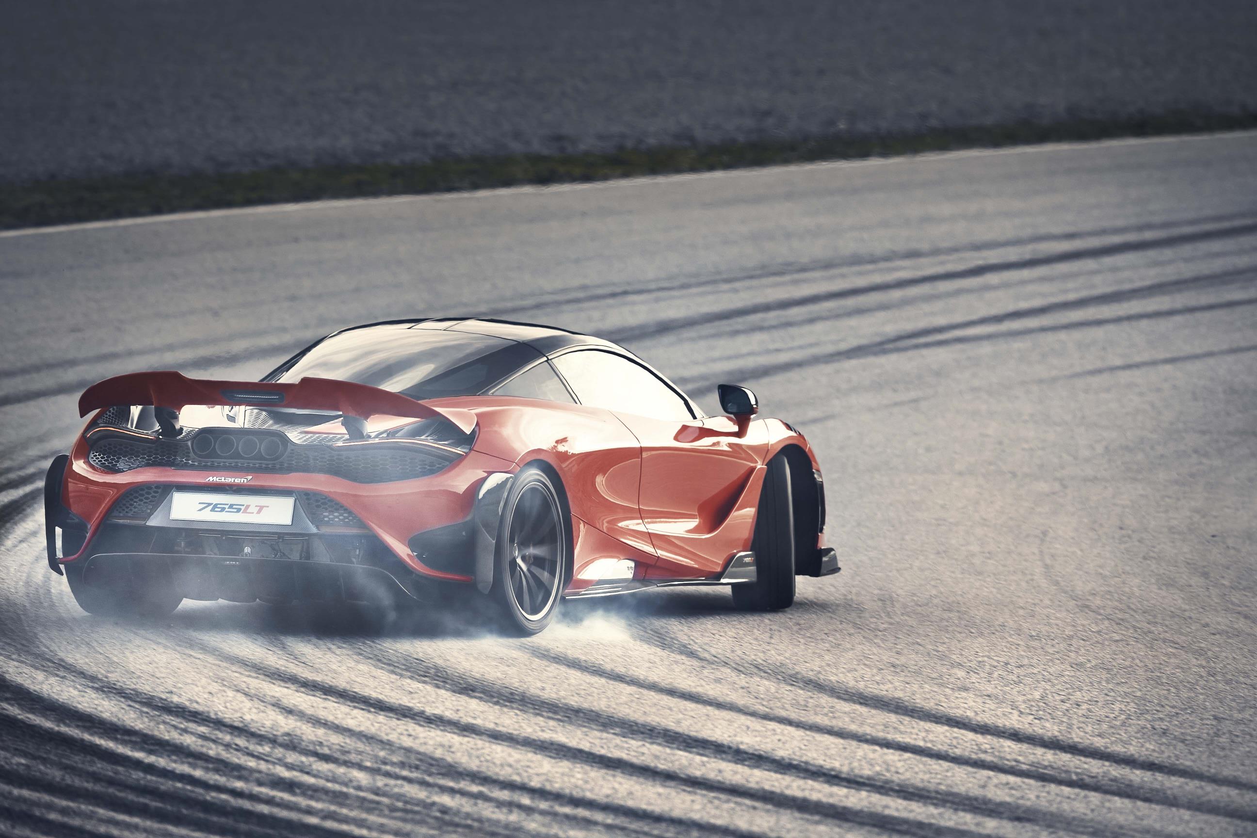 McLaren 765LT dynamic