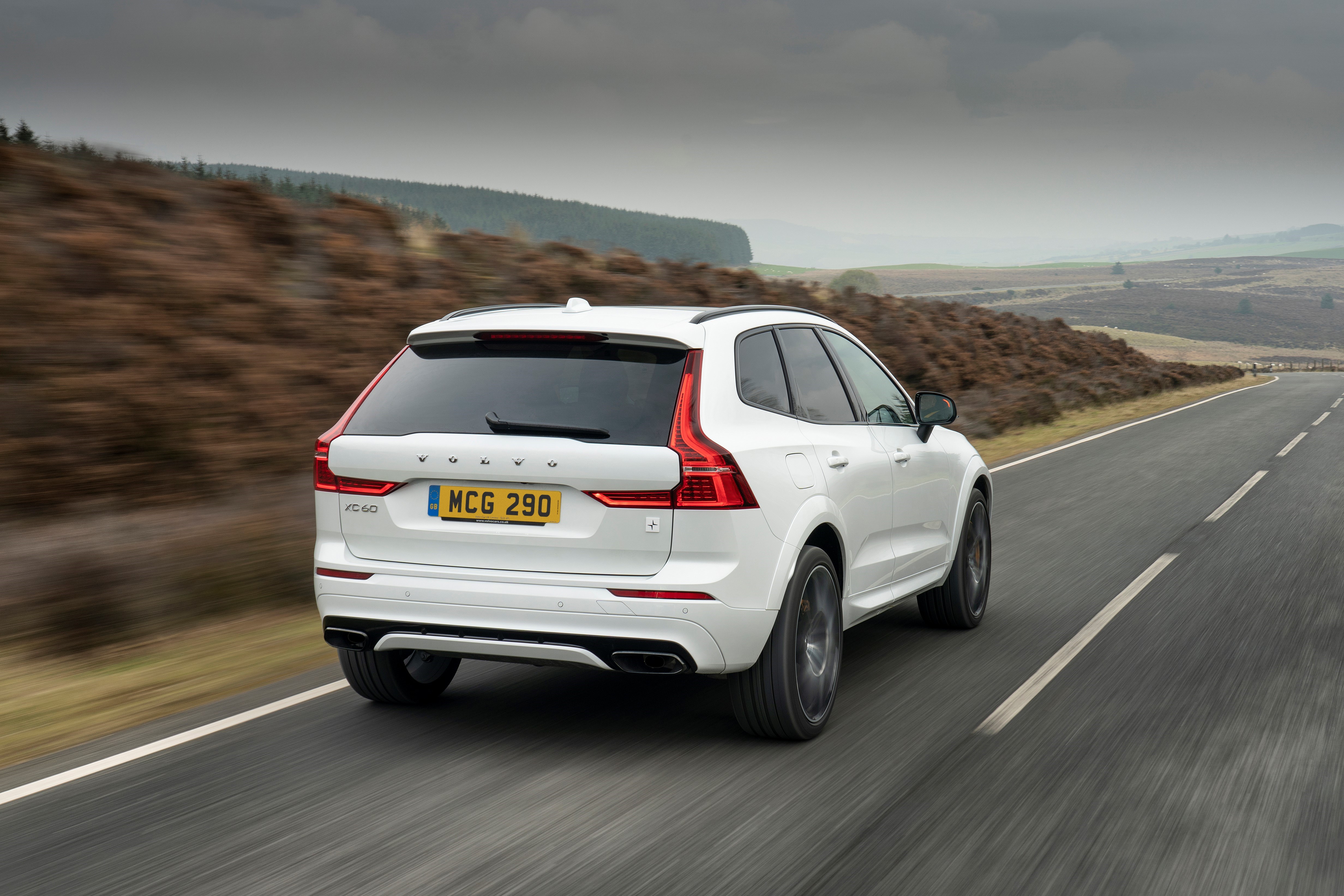 Volvo XC60 T8 Twin Engine dynamic rear