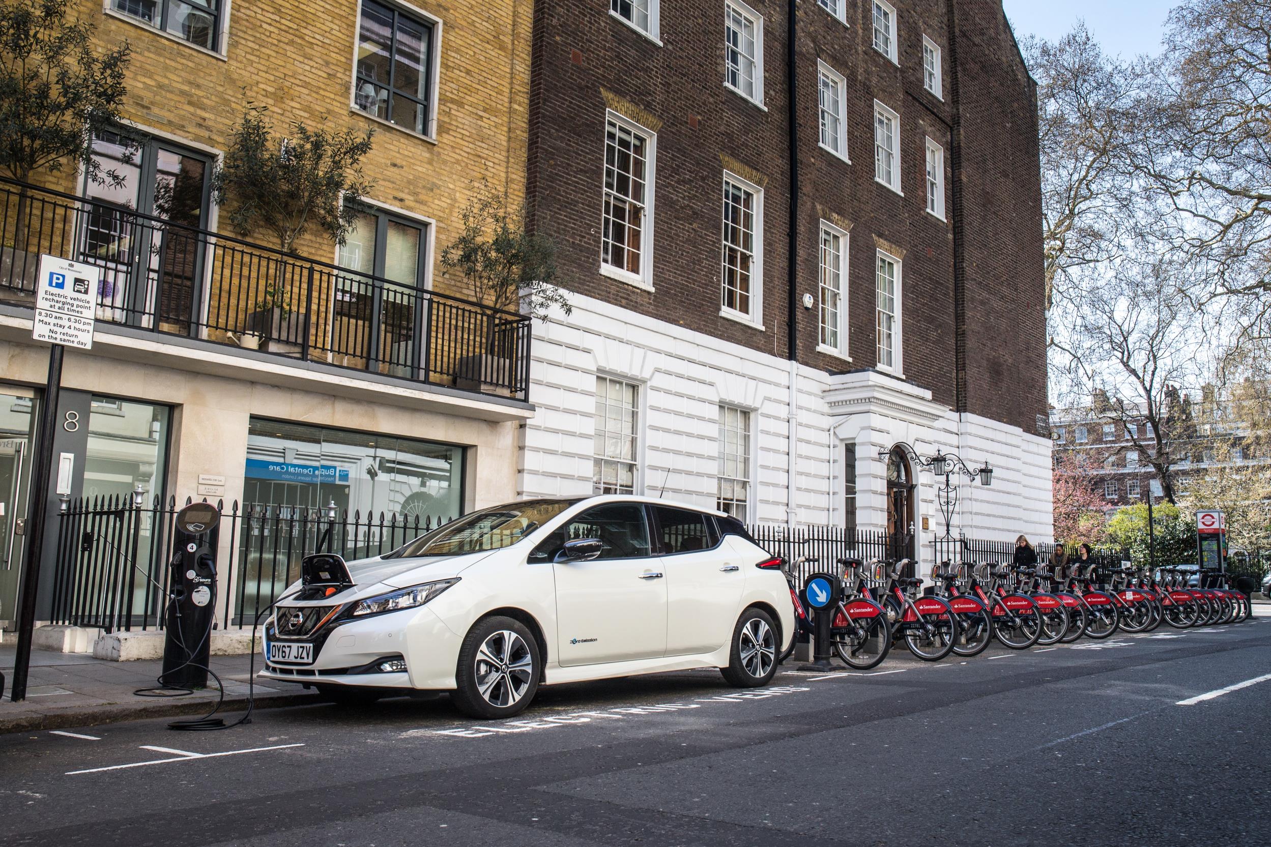 Nissan LEAF Charging