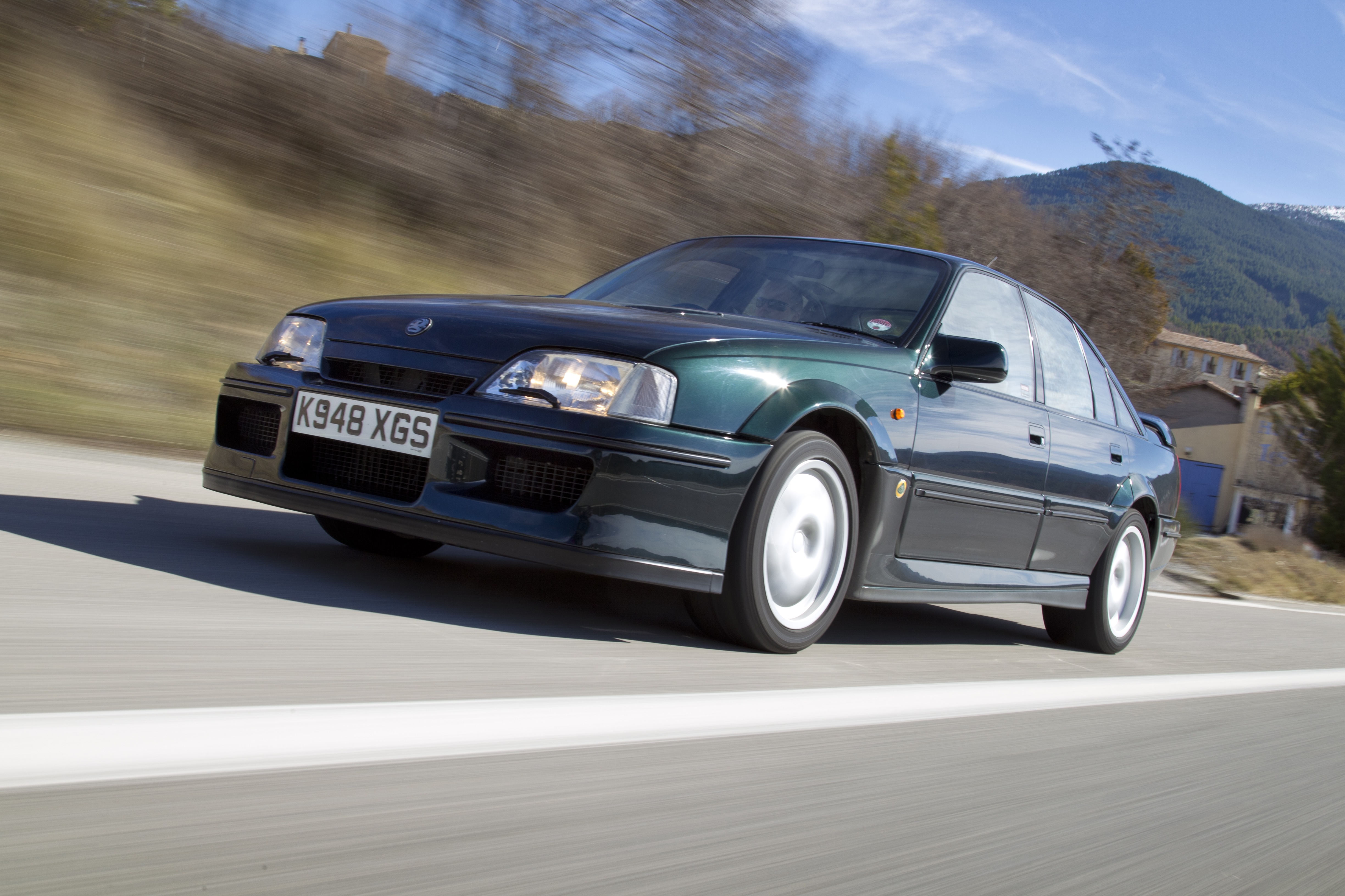 Lotus Carlton