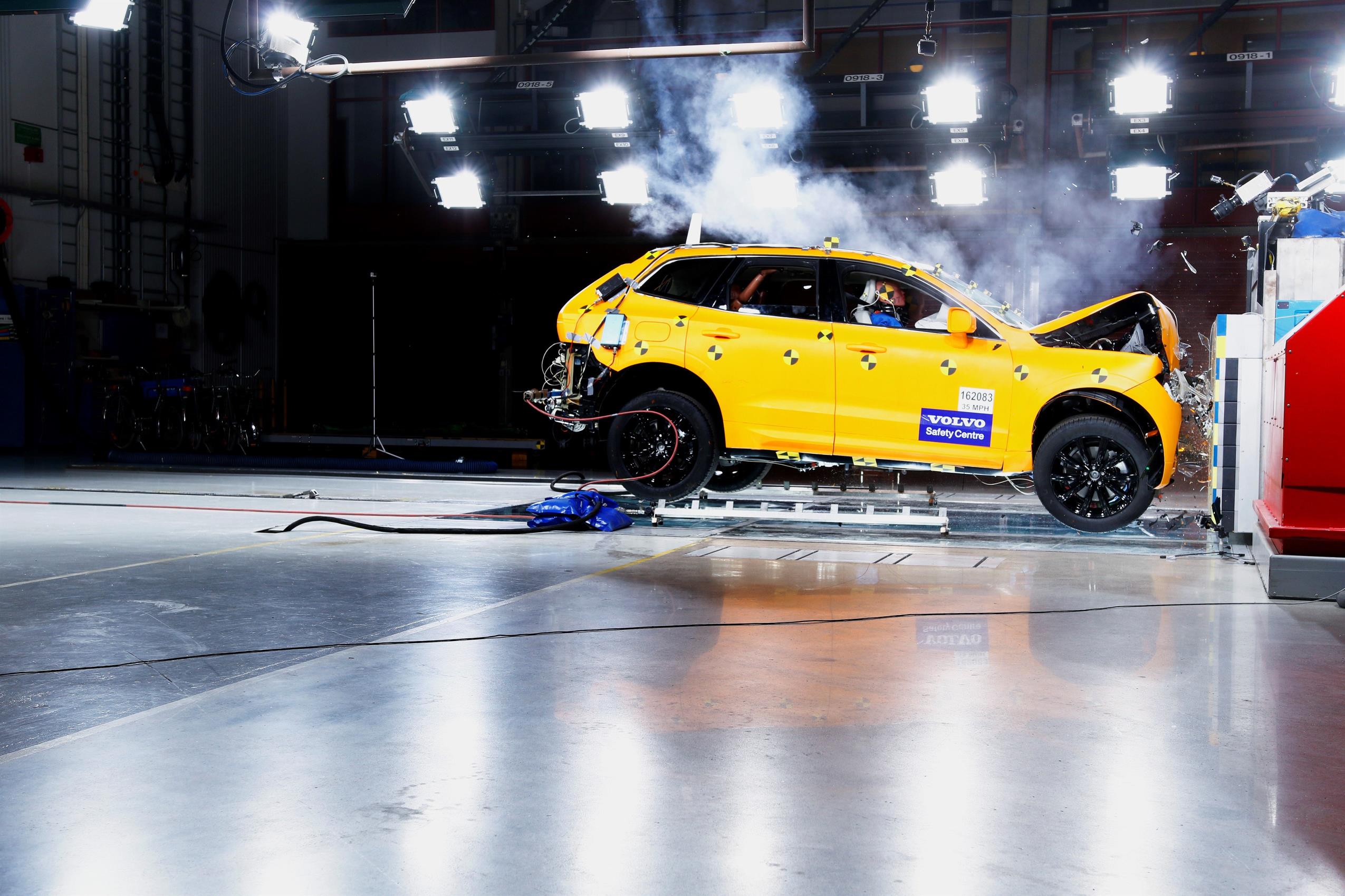 Volvo XC60 crash test