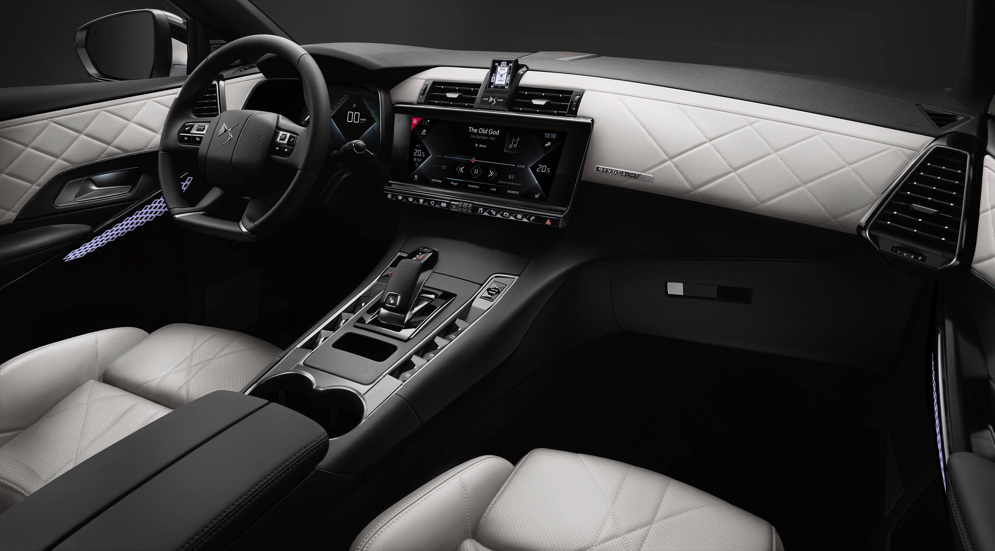 DS 7 Crossback E-Tense 225