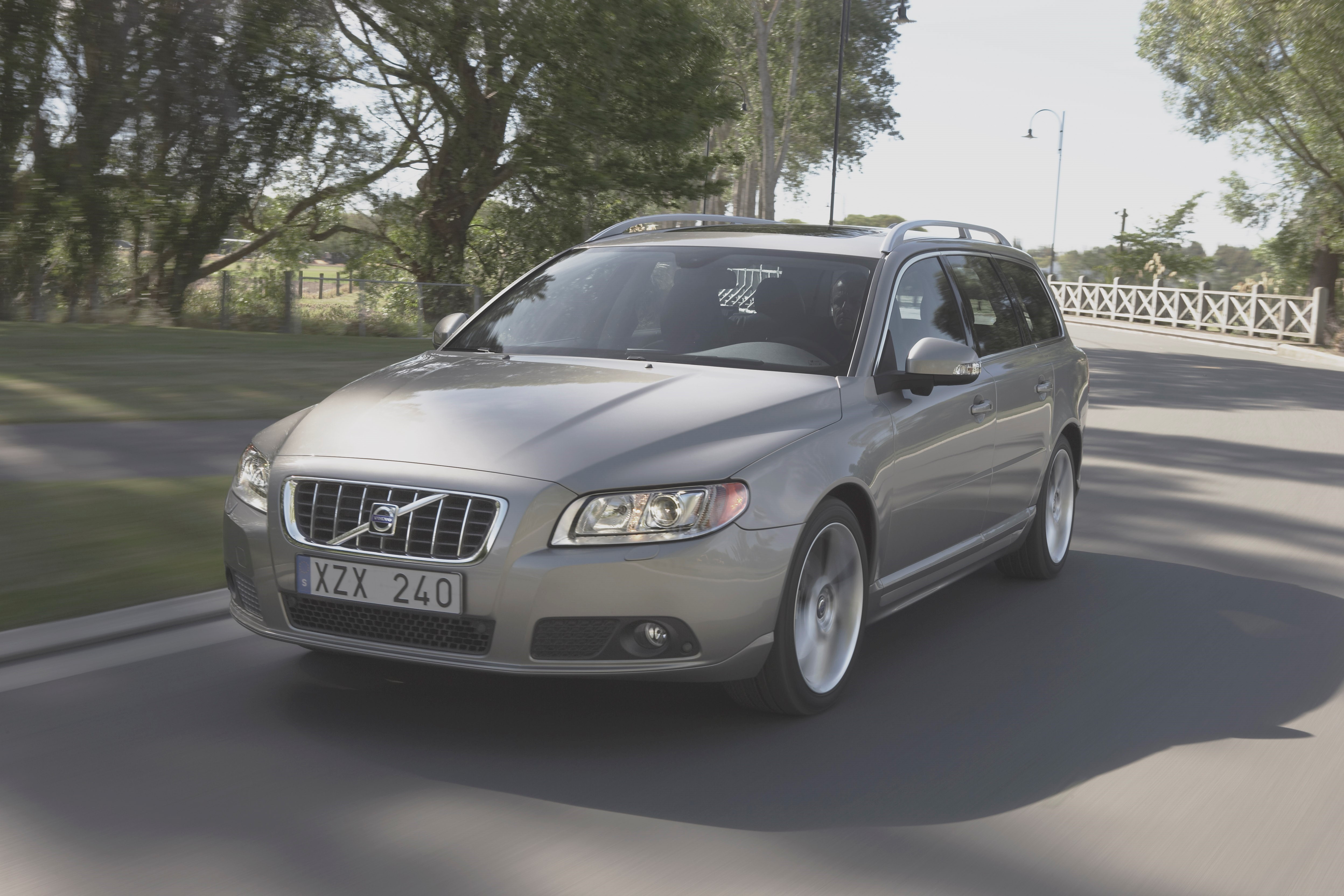 Купить вольво в 70. Volvo v70 2008. Volvo v70 2007. Вольво v70 2008 года. Вольво v70 2007 года.