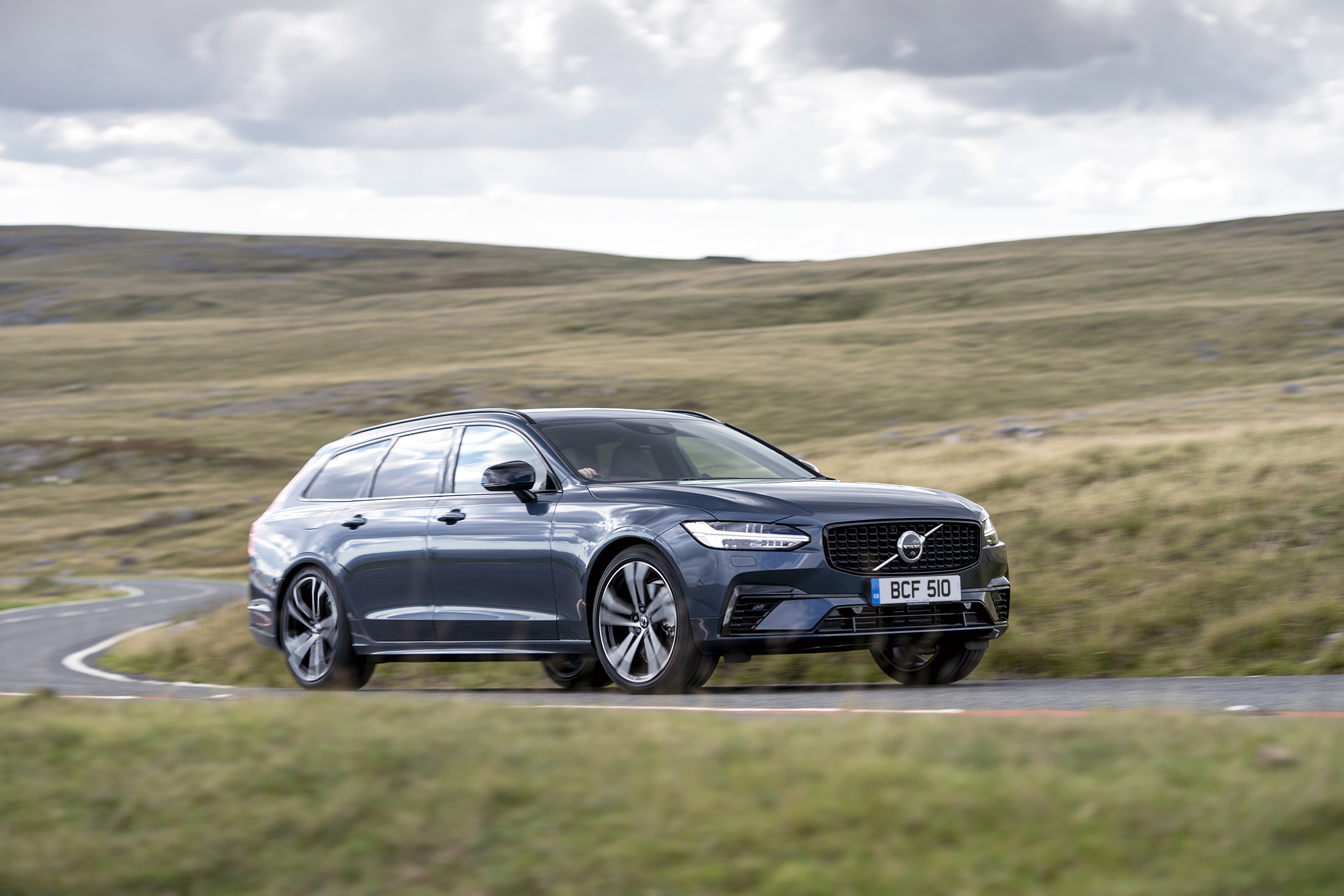 UK Drive The Volvo V90 Recharge T6 is a supreme plugin hybrid estate