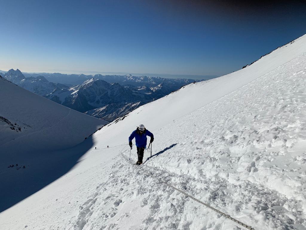 Akke Rahman climbing Mount Elbrus