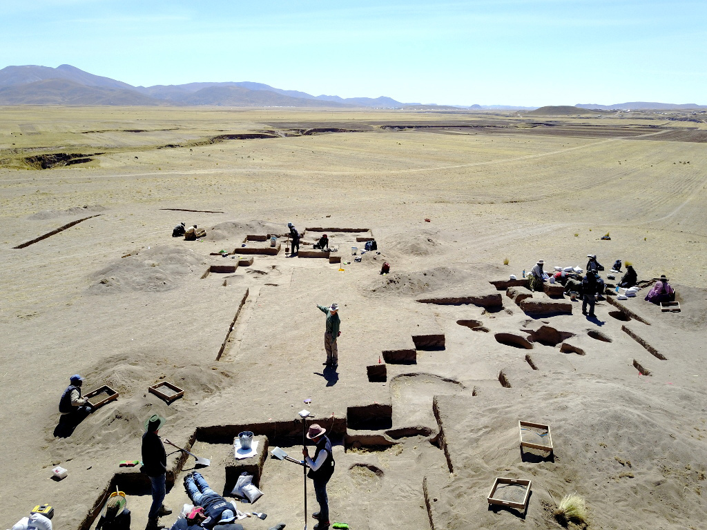 Excavations at Wilamaya Patjxa site in Peru (Randall Haas