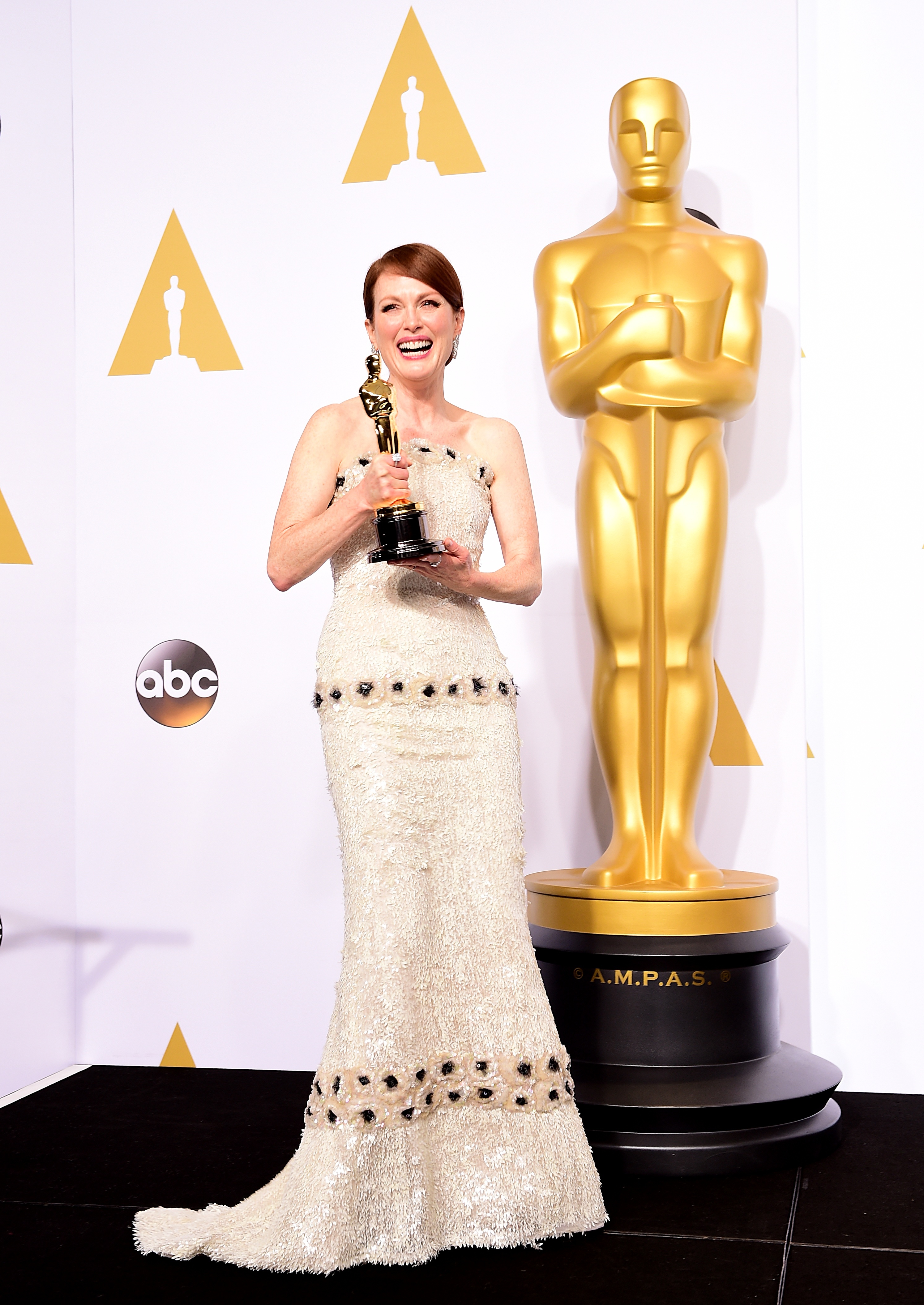 Julianne Moore at the Oscars in 2015