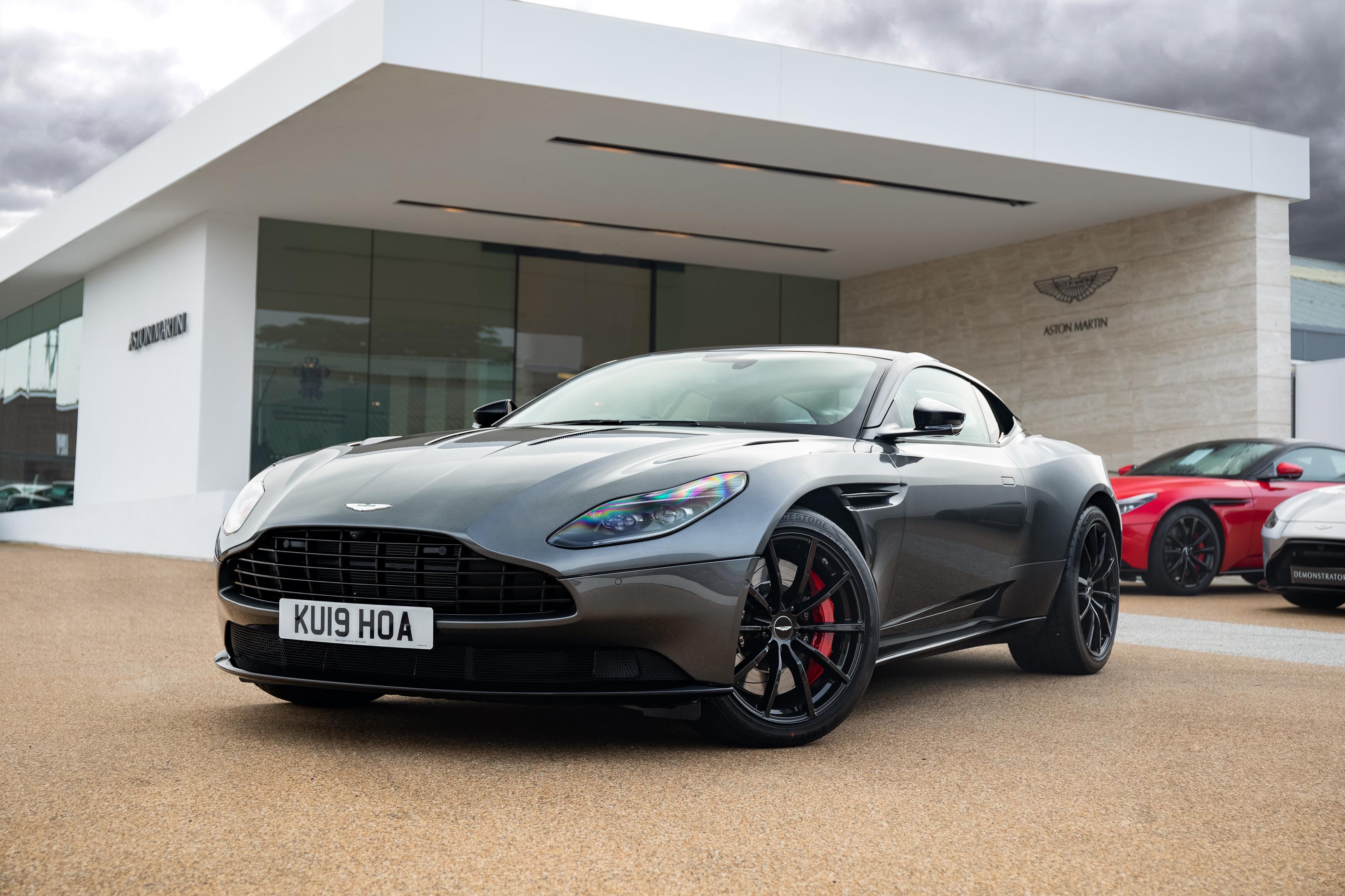 Aston Martin DB11