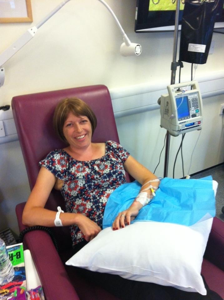 Tracey Horsburgh receives treatment for cancer in hospital. (Cancer Research UK/ PA)