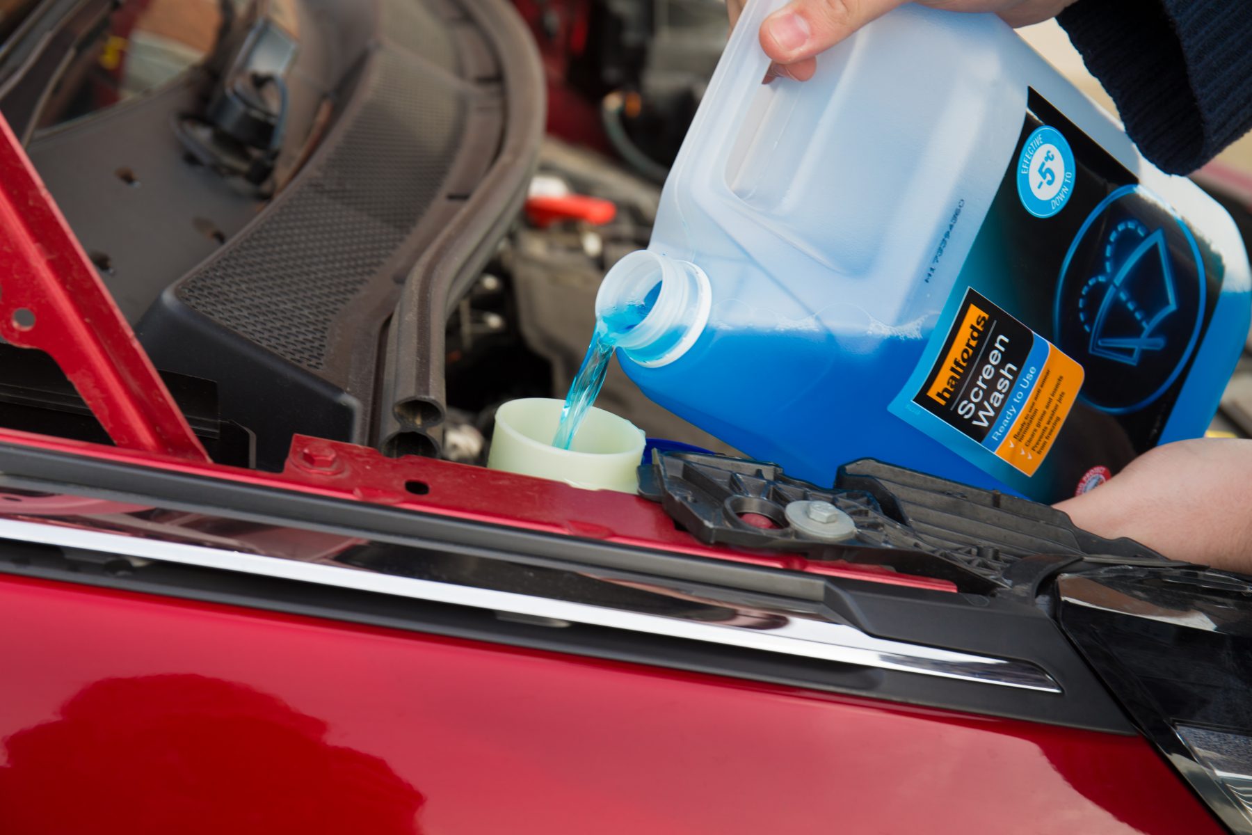 Refilling windscreen washer fluid