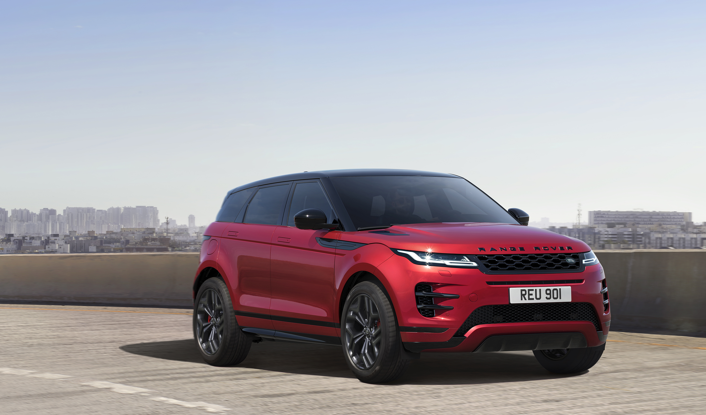 Range Rover Evoque P300 HST