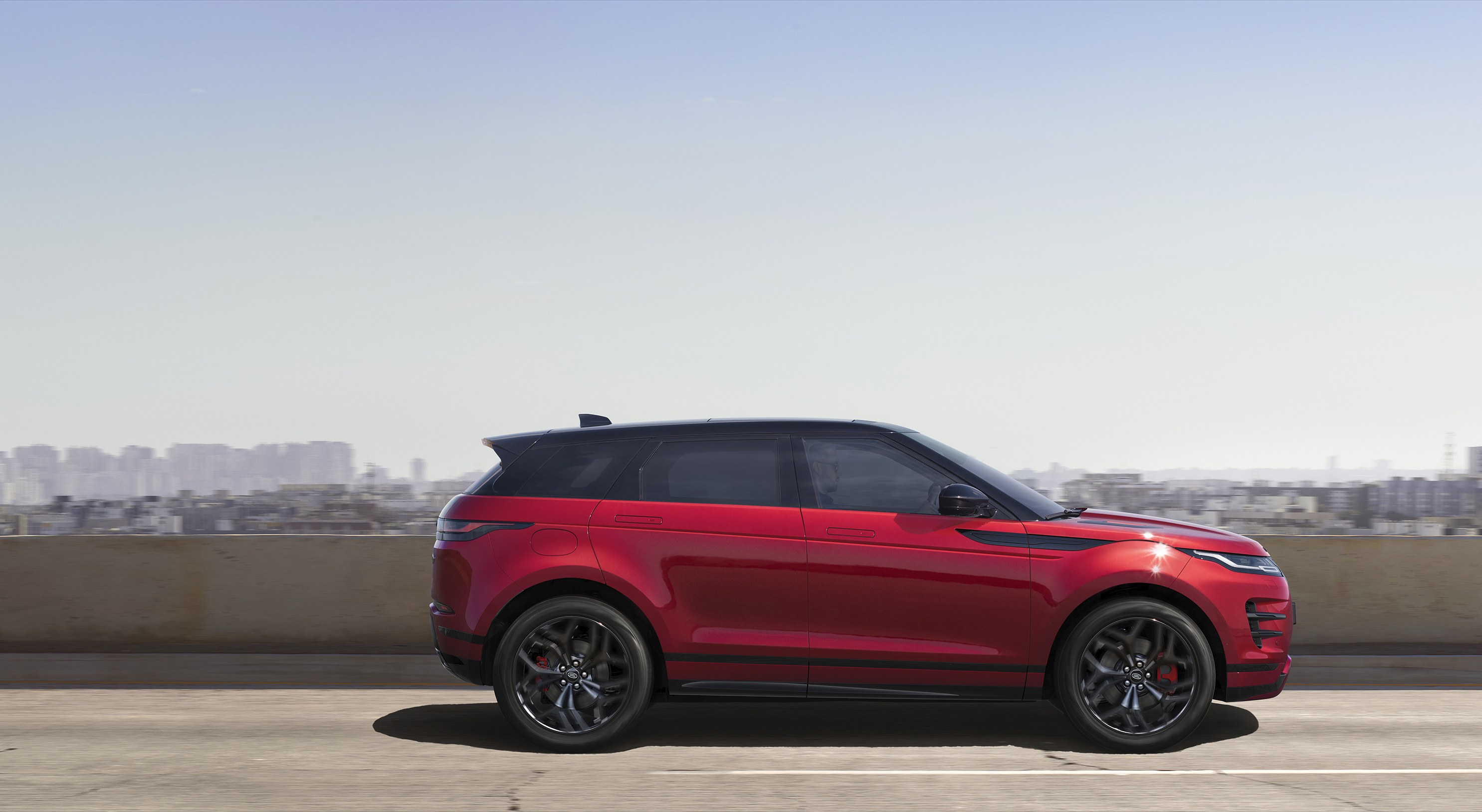 Range Rover Evoque P300 HST