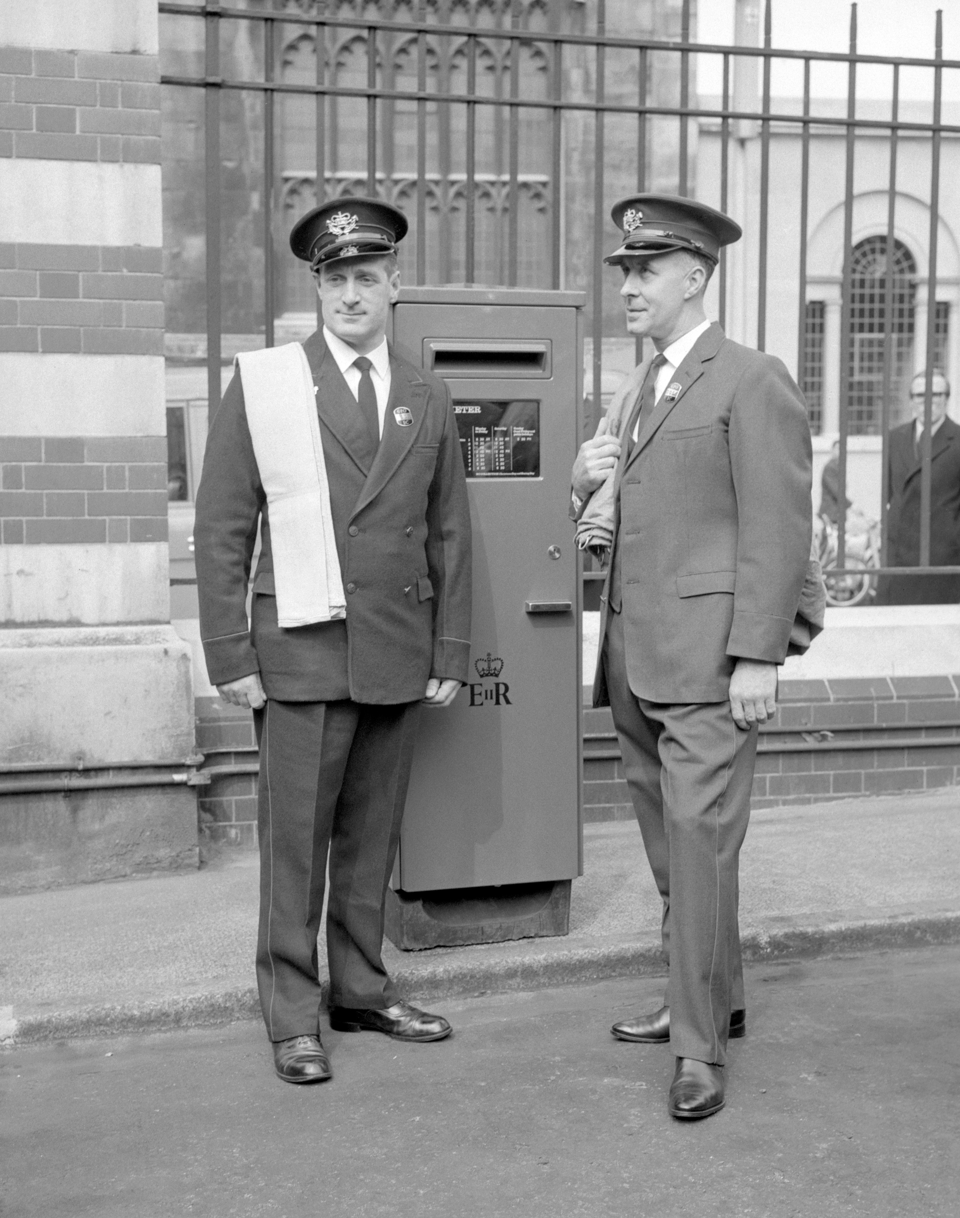New Postal Service uniforms in 1969