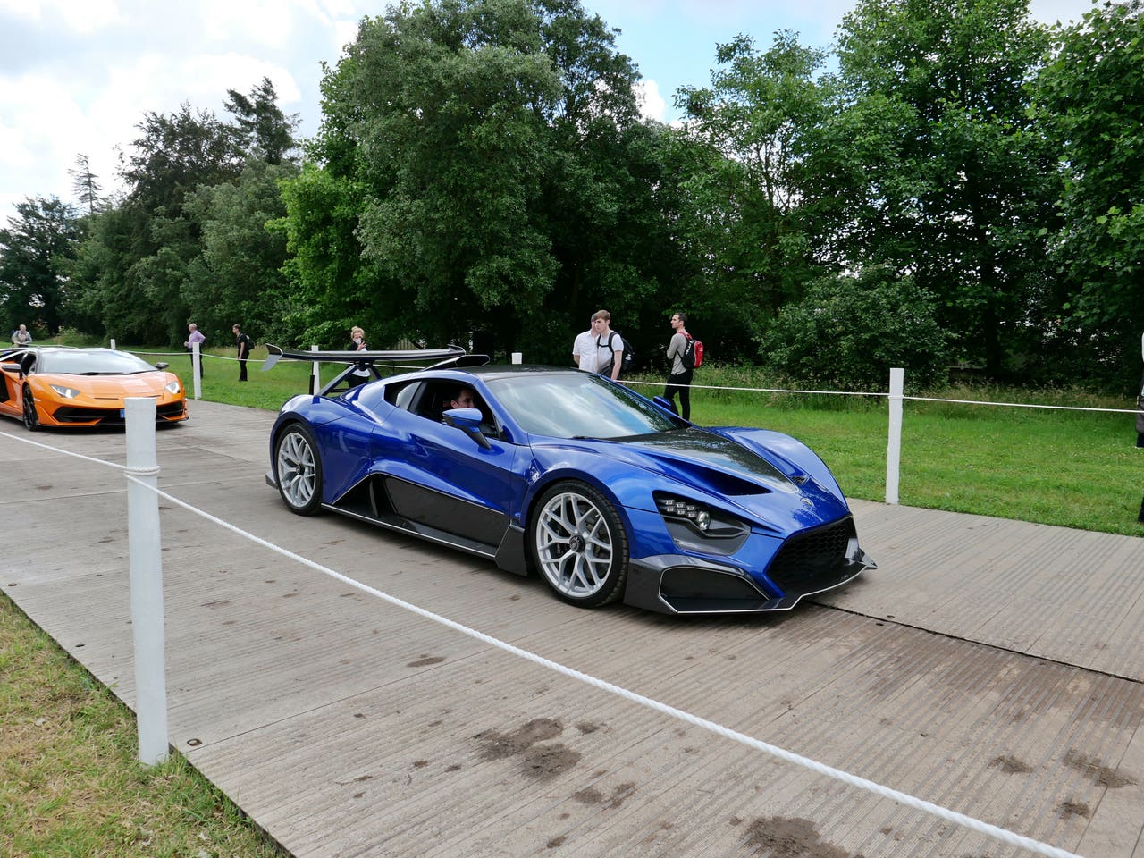 Attacking The Goodwood Hill Climb In The 1177bhp Zenvo Tsr S Express
