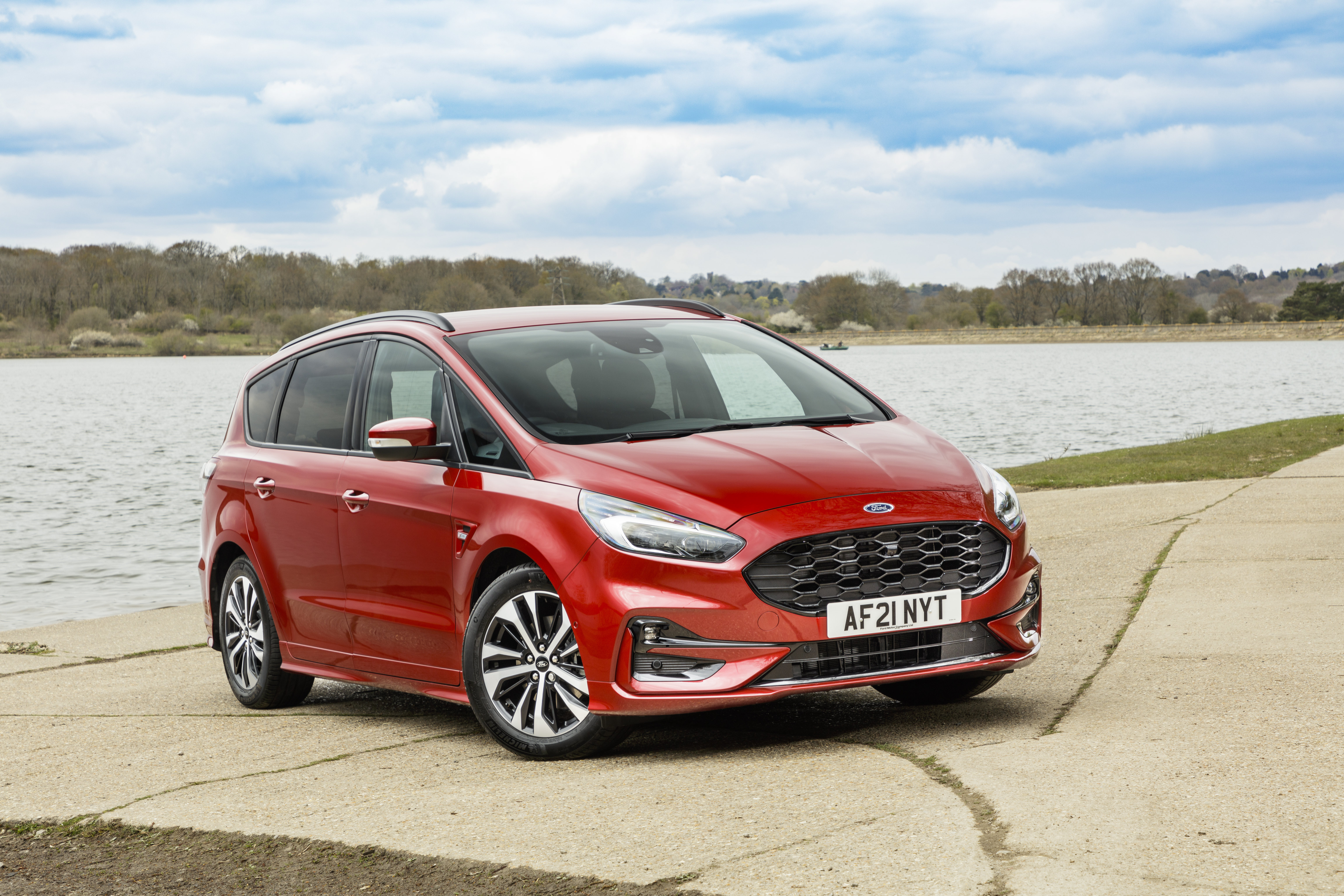 Ford S-Max Hybrid