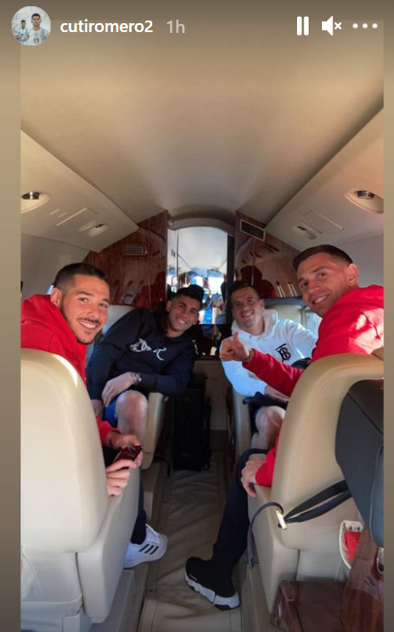 Cristian Romero on a plane with his Argentina team-mates