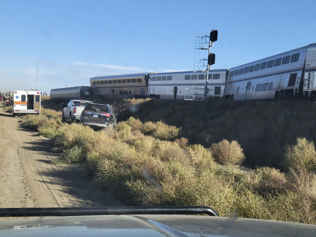 At Least Three Dead After Amtrak Train Derails In Montana Express And Star