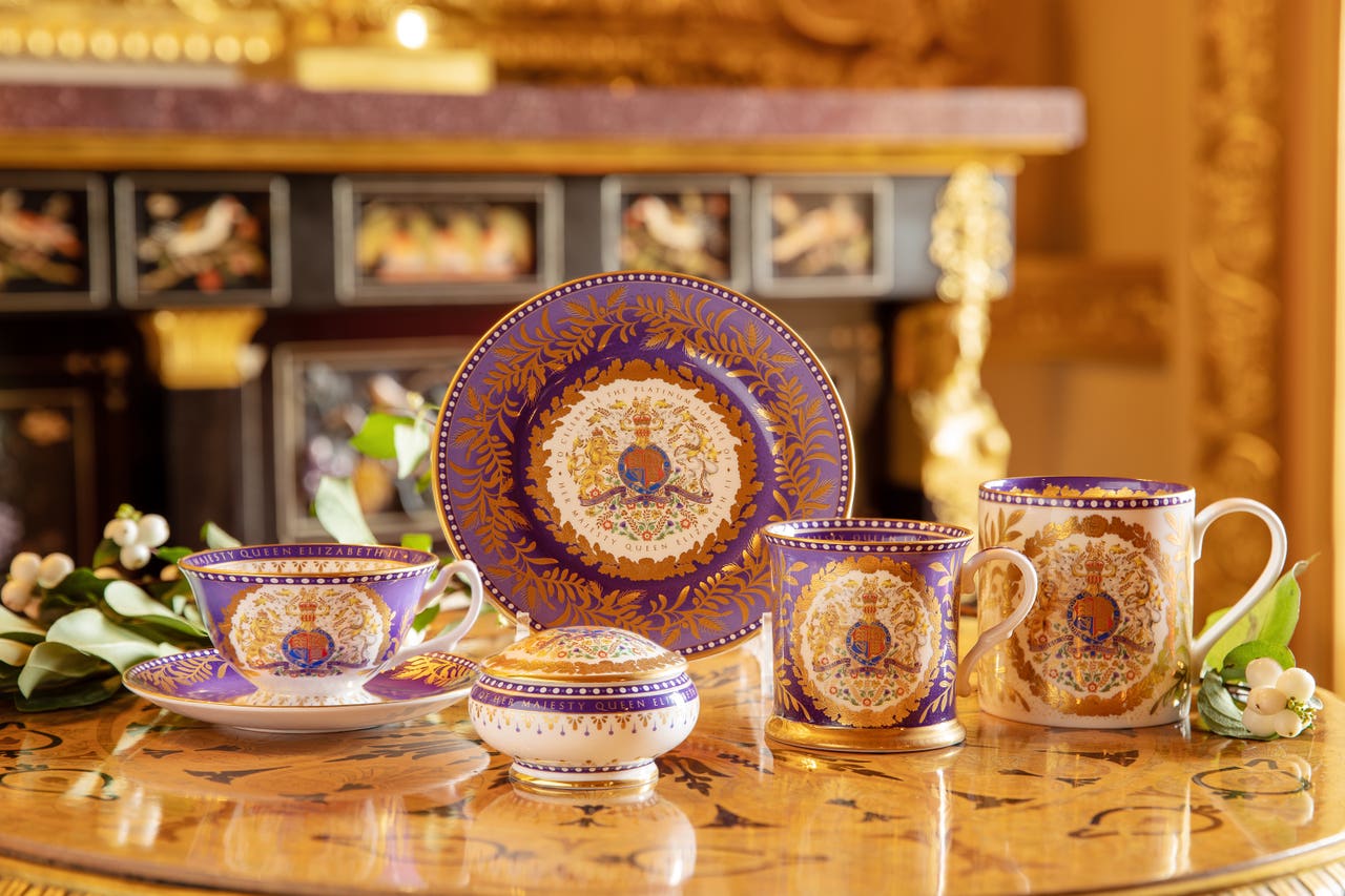 Chinaware to mark Queen’s Platinum Jubilee goes on sale | The Bolton News