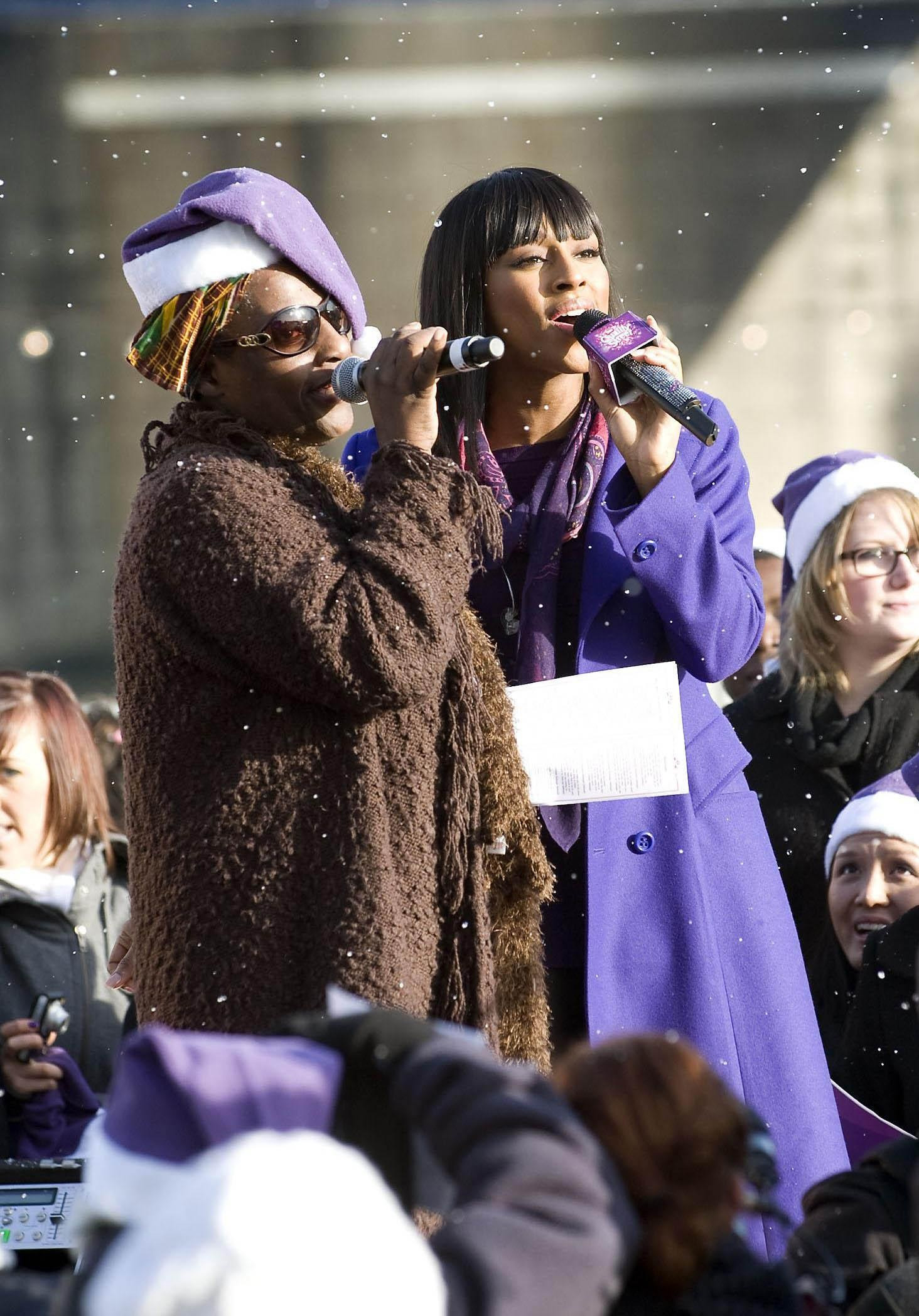Alexandra Burke and her mother Melissa Bell singing together in 2009