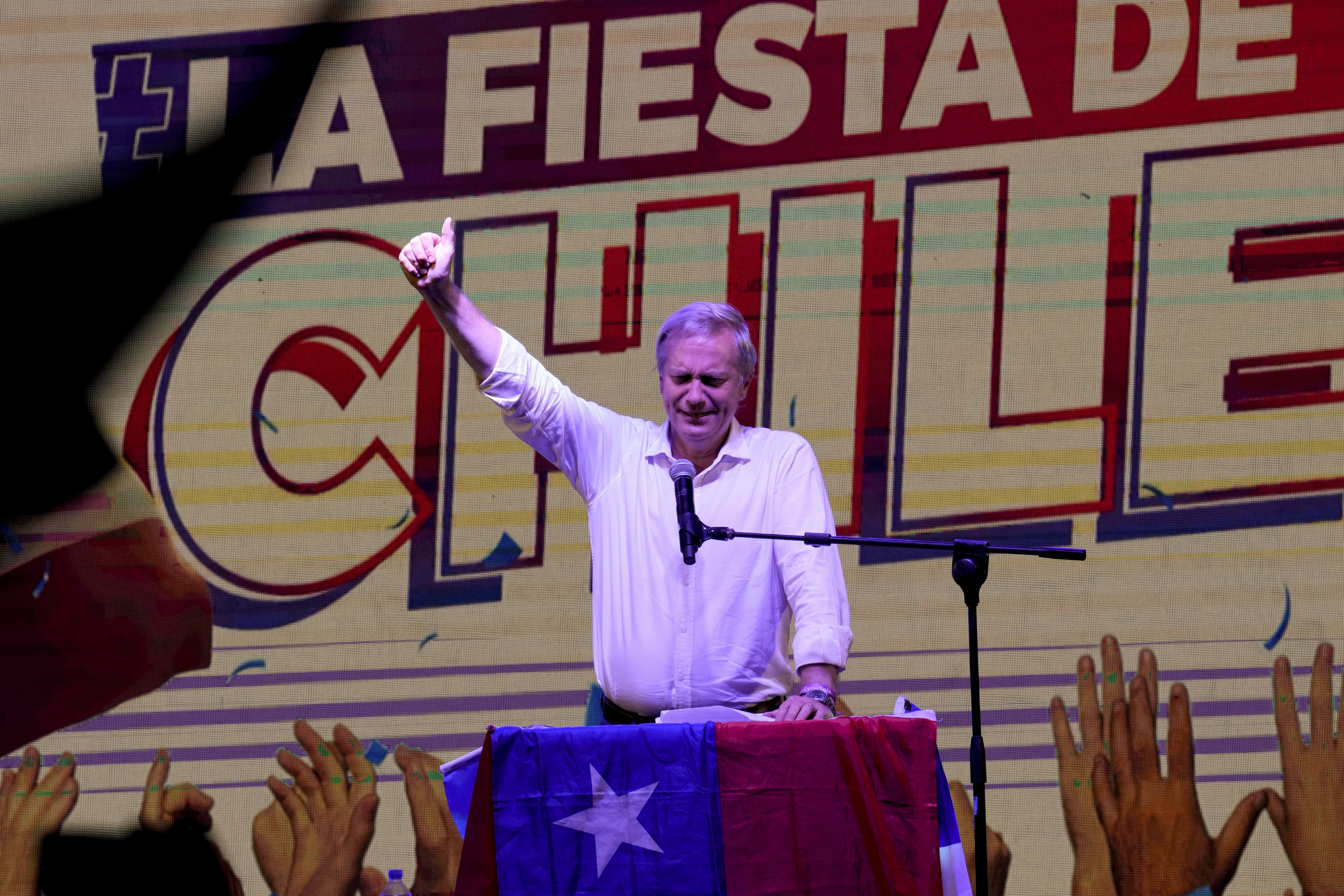 Jose Antonio Kast holds his closing campaign rally 