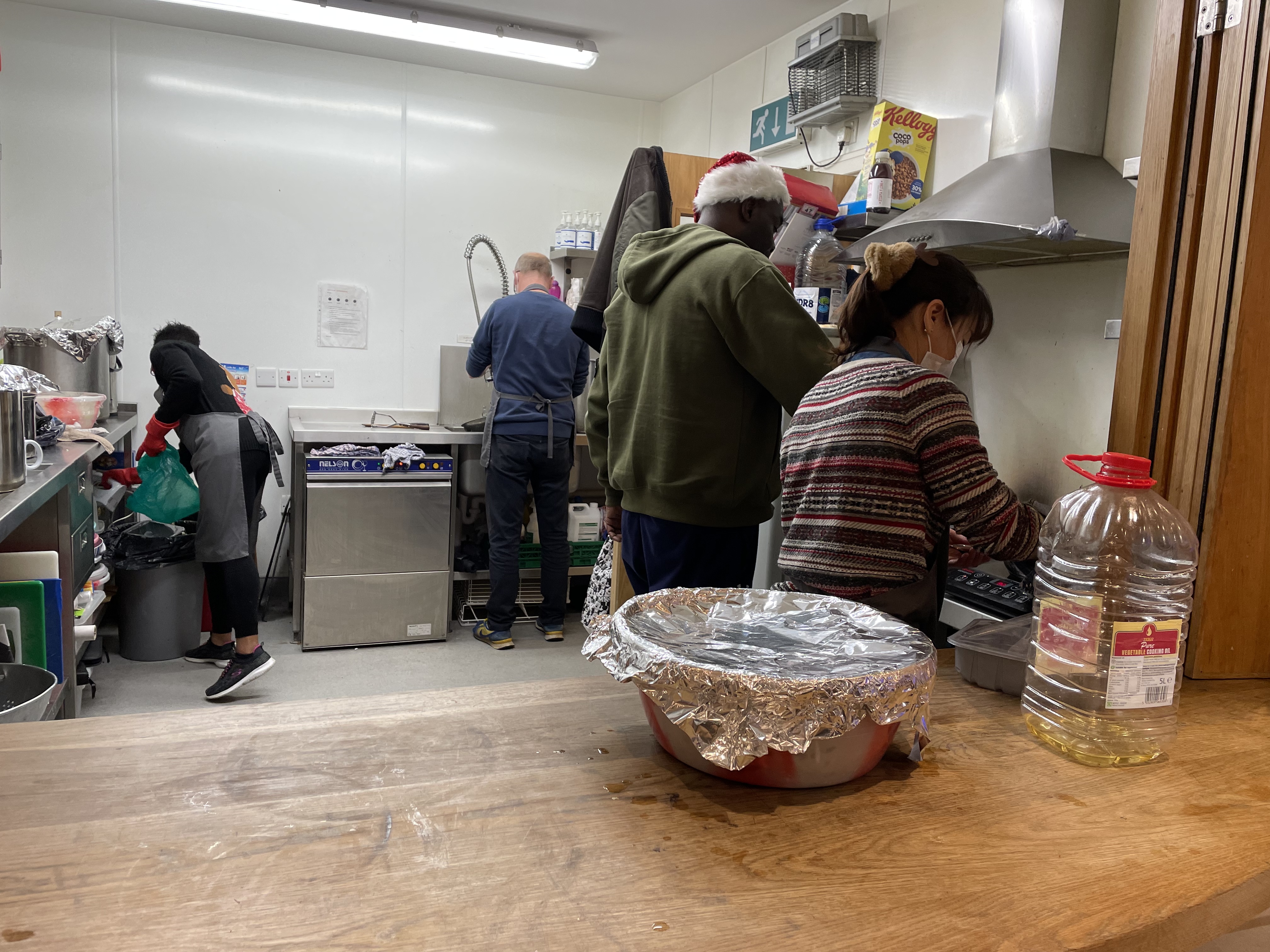 Team of Streetlytes volunteers preparing the meal.