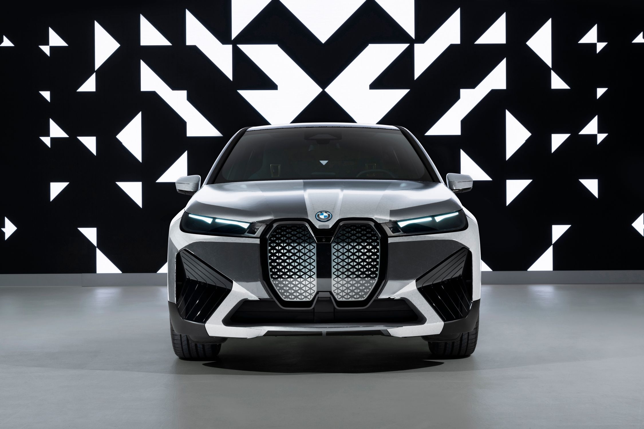 The concept BMW iX Flow