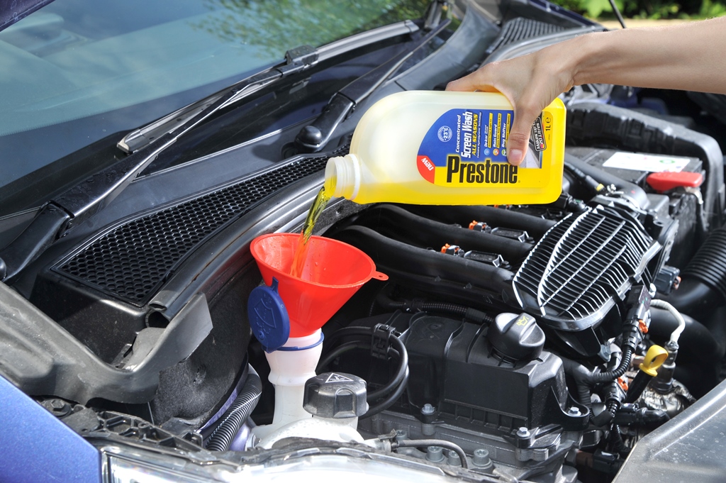 Top up wash. Top up Wash Fluid Фольксваген. Top up Wash Fluid. Screen Wash Fluid Level too Low.