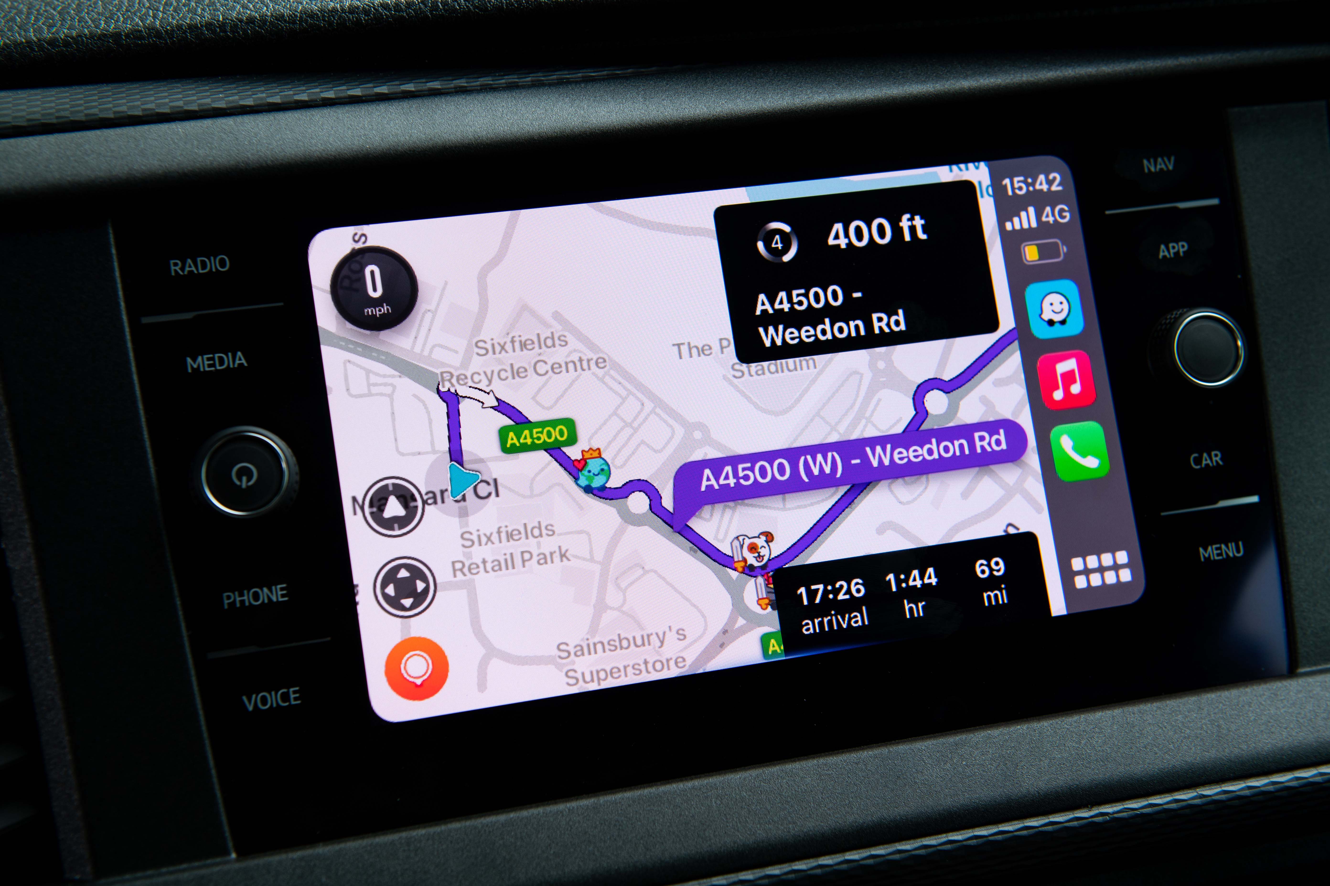 Waze on Apple CarPlay