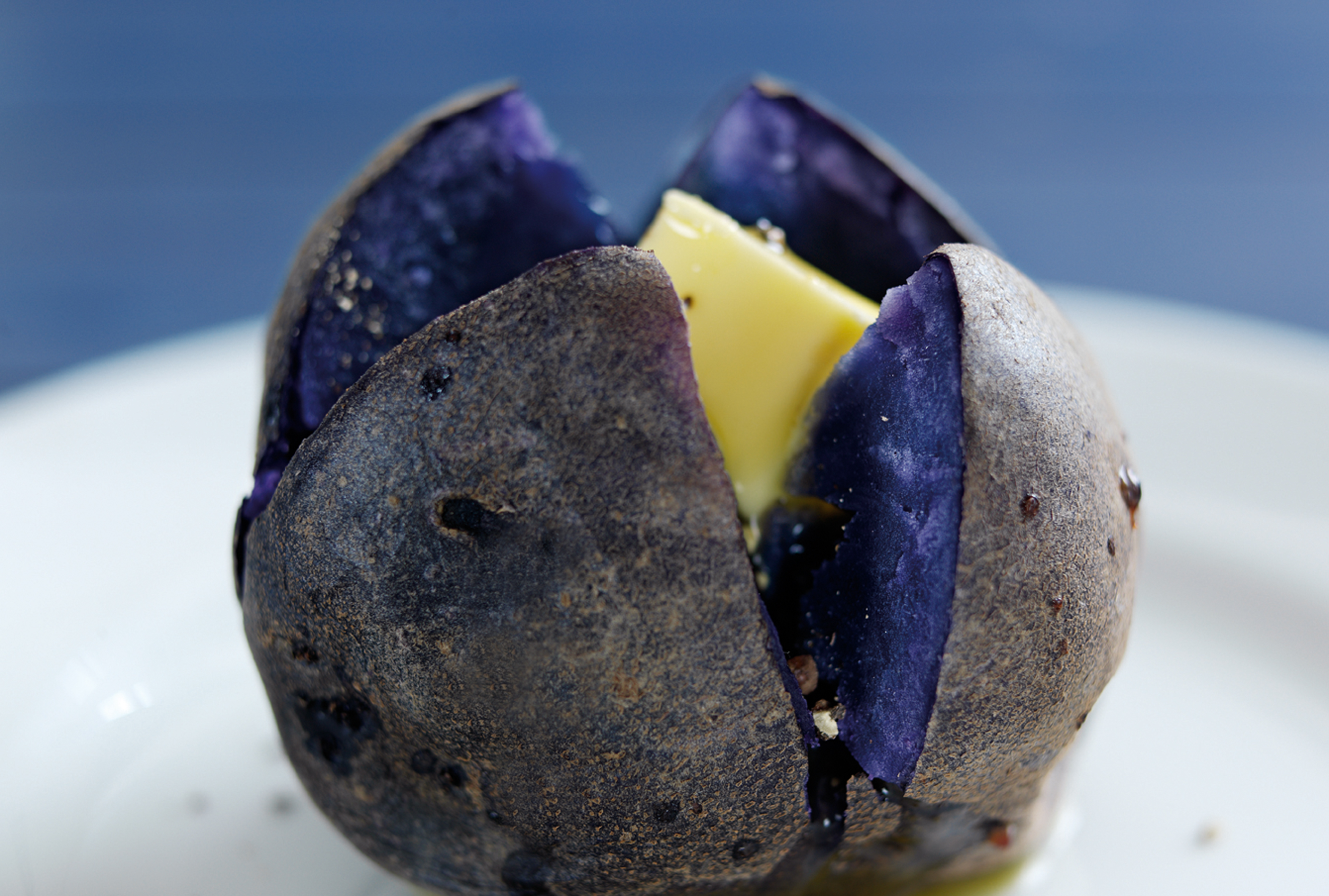 Purple-fleshed potato 'Purple Majesty' (Thompson & Morgan/PA)