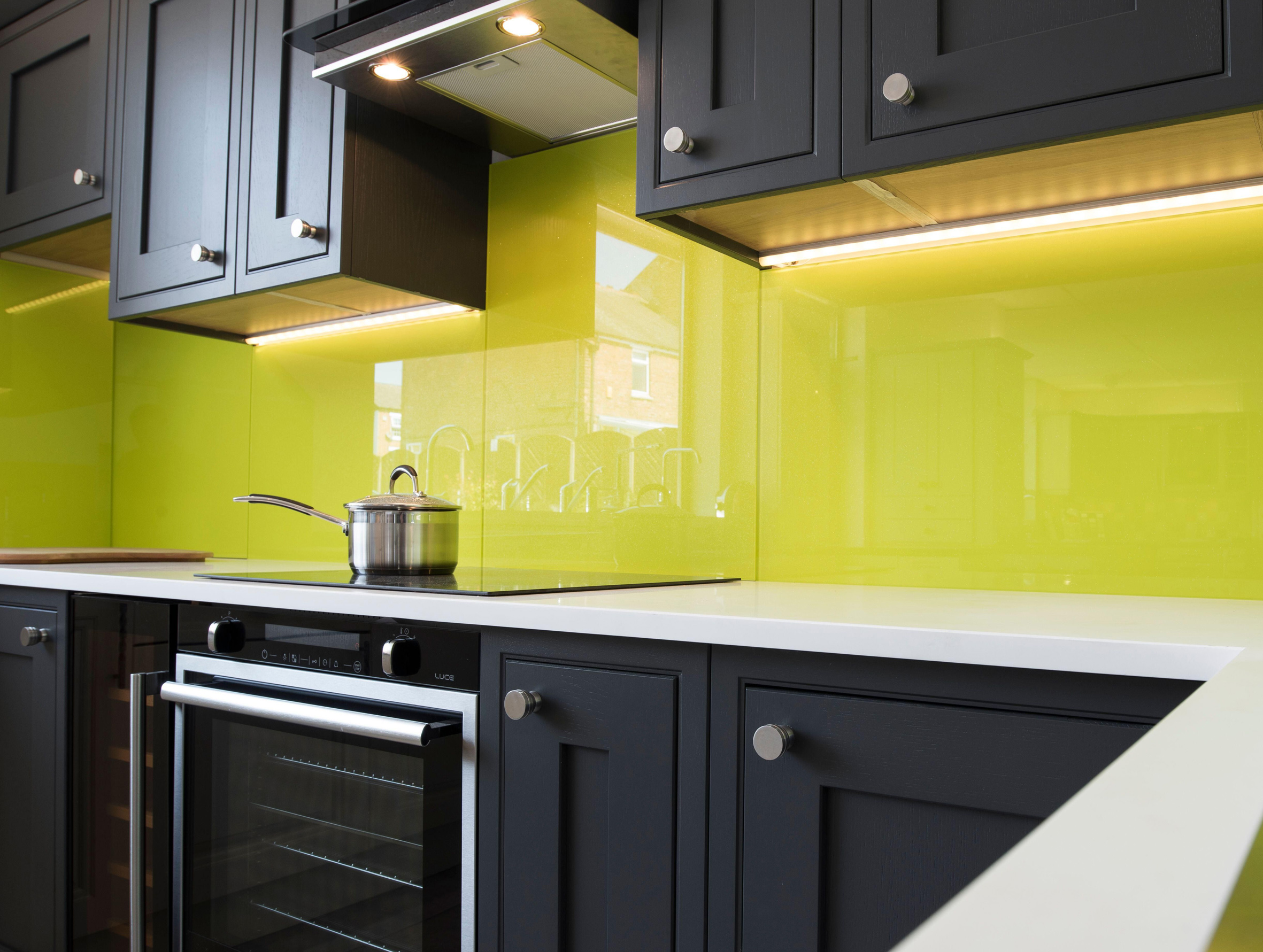 Modern kitchen with knobs on cabinetry