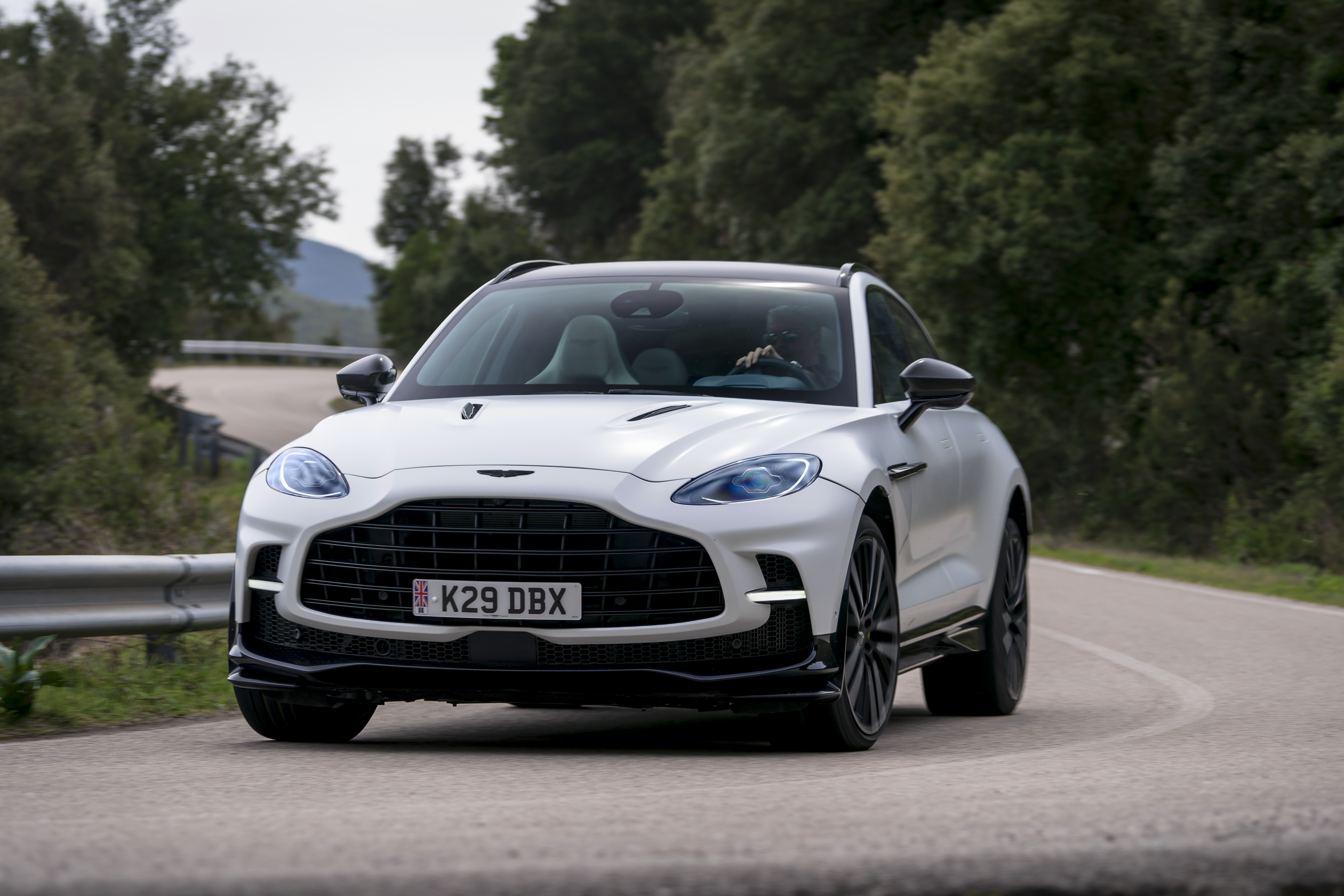 Aston Martin DBX 510 HP