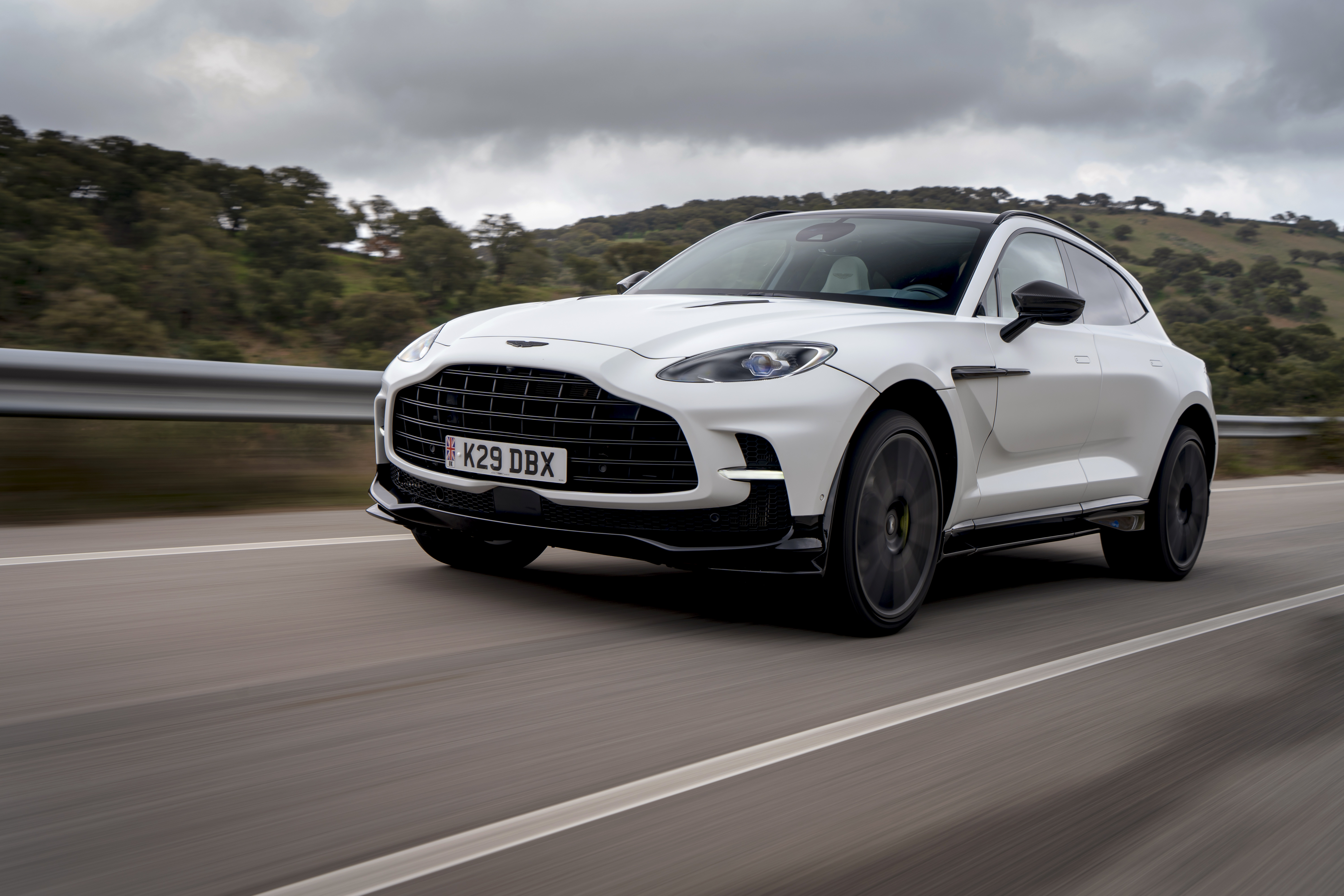 Aston Martin DBX707