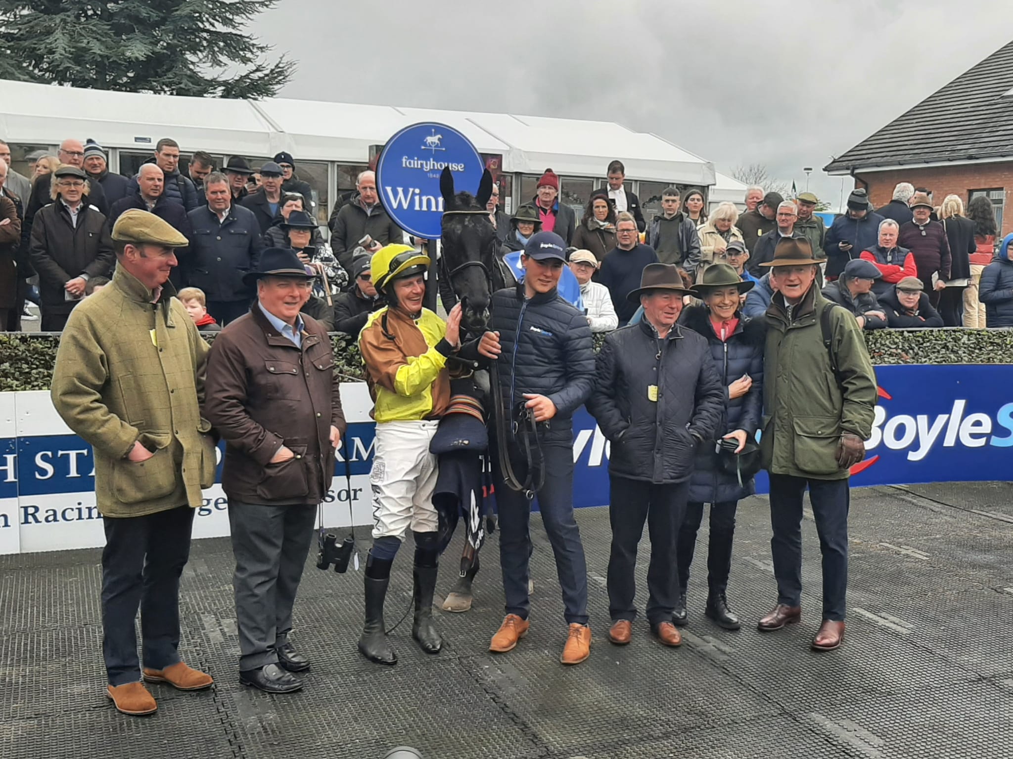 Galopin Des Champs with connections at Fairyhouse