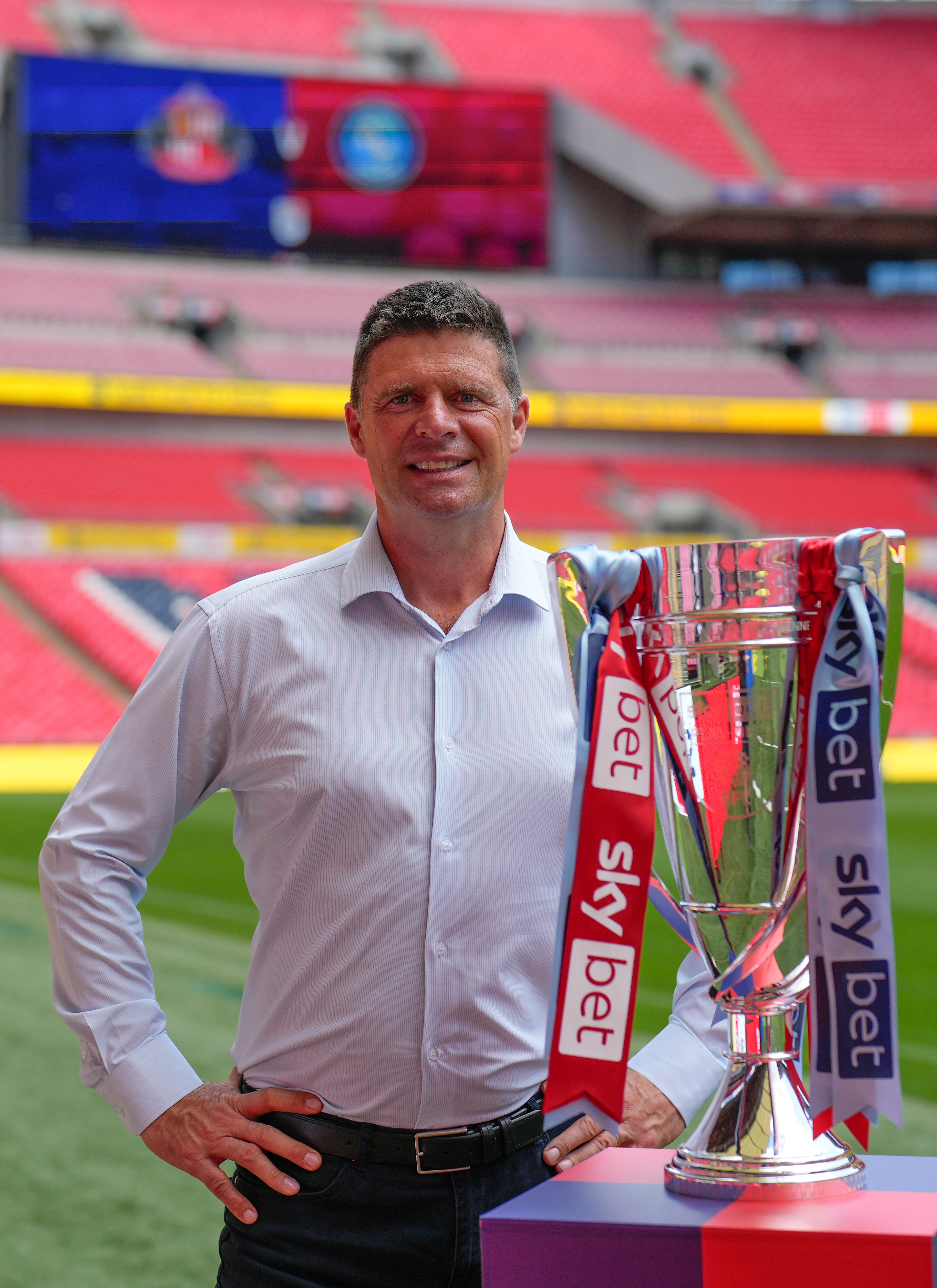 Niall Quinn with the play-off trophy