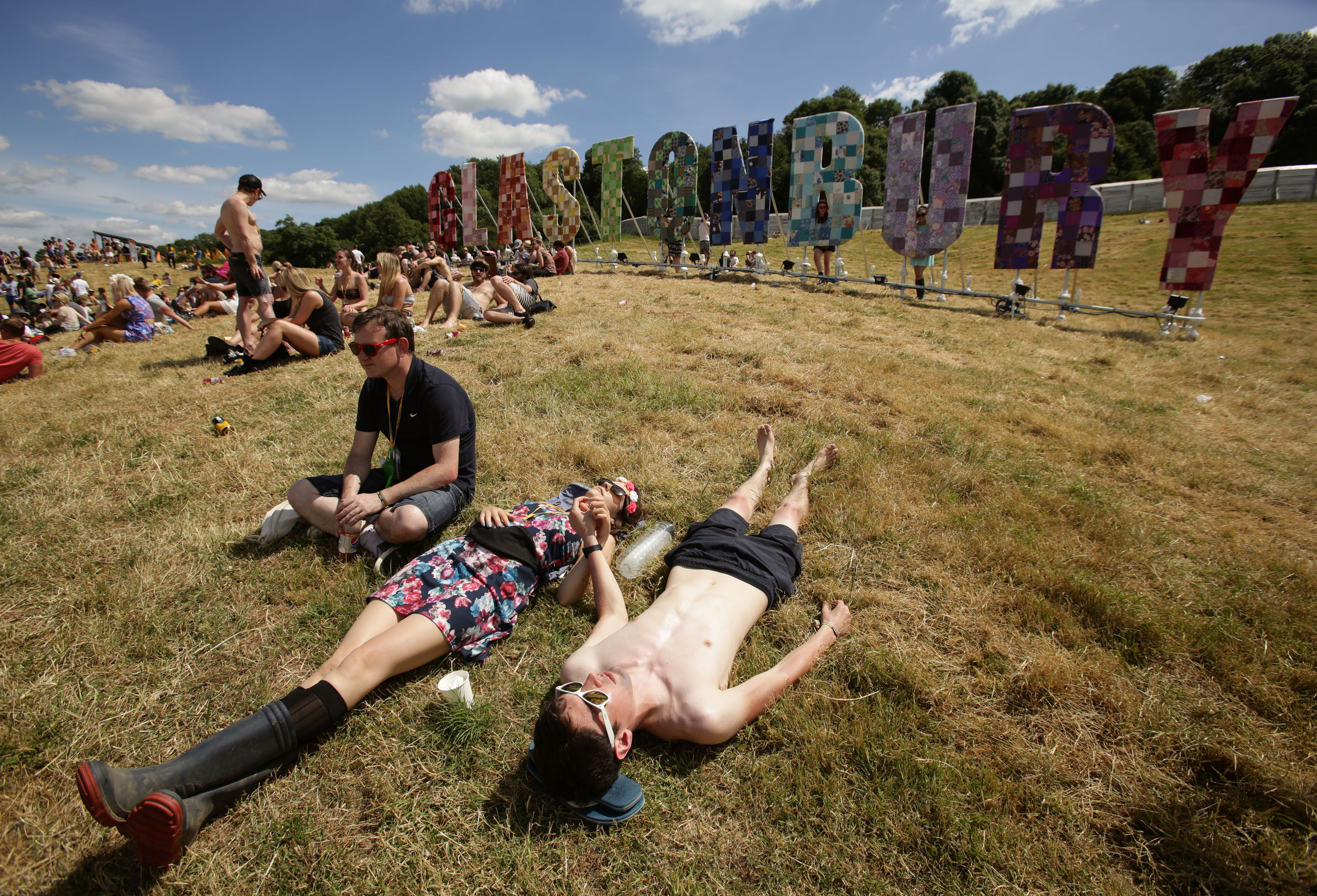 Hot weather at Glastonbury 2014