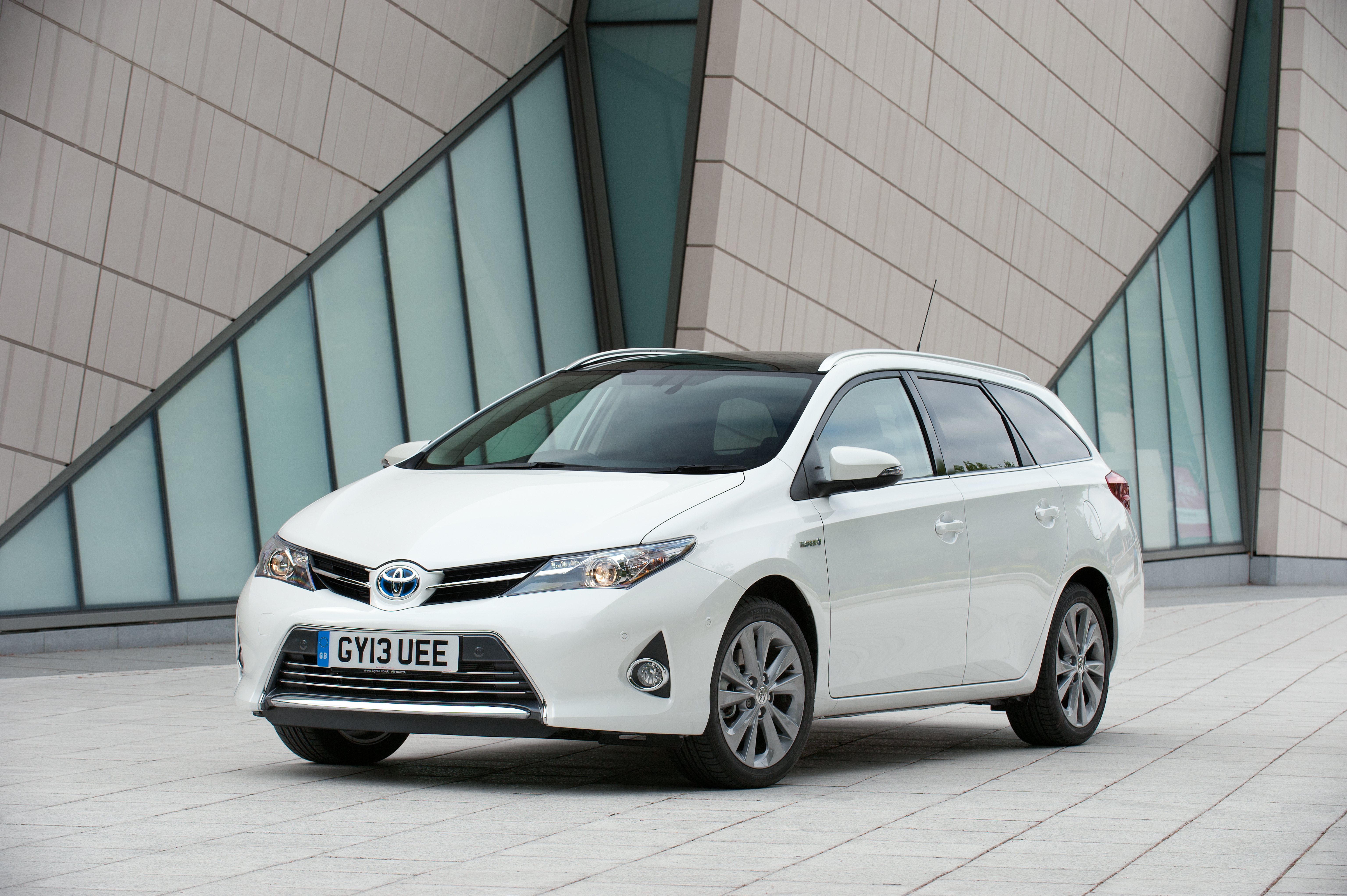 Аурис 2017. Toyota Auris. Toyota Auris 2022. Toyota Auris 2014. Тойота аурис гибрид.