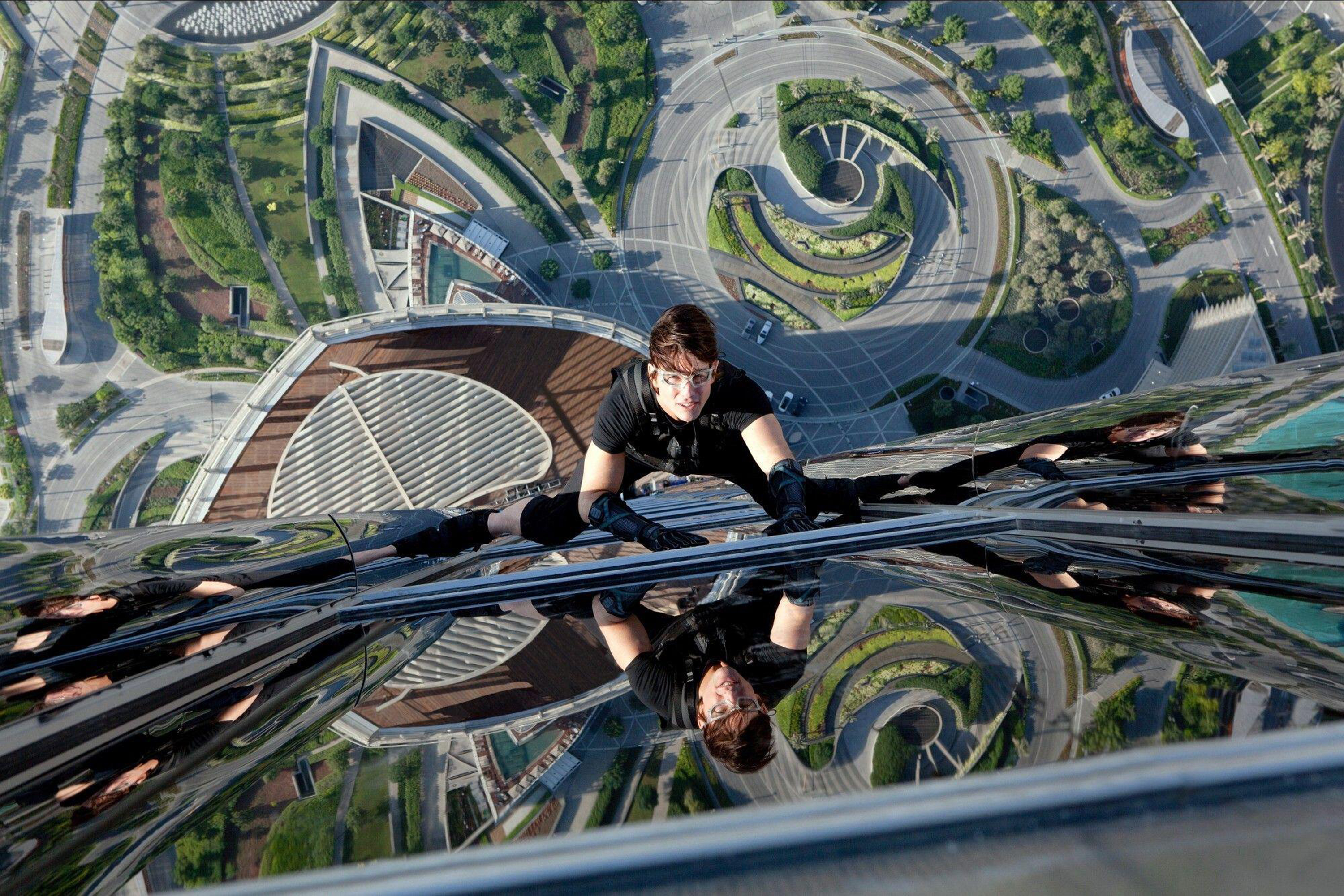Tom Cruise in Mission Impssoible: Ghost Protocol 