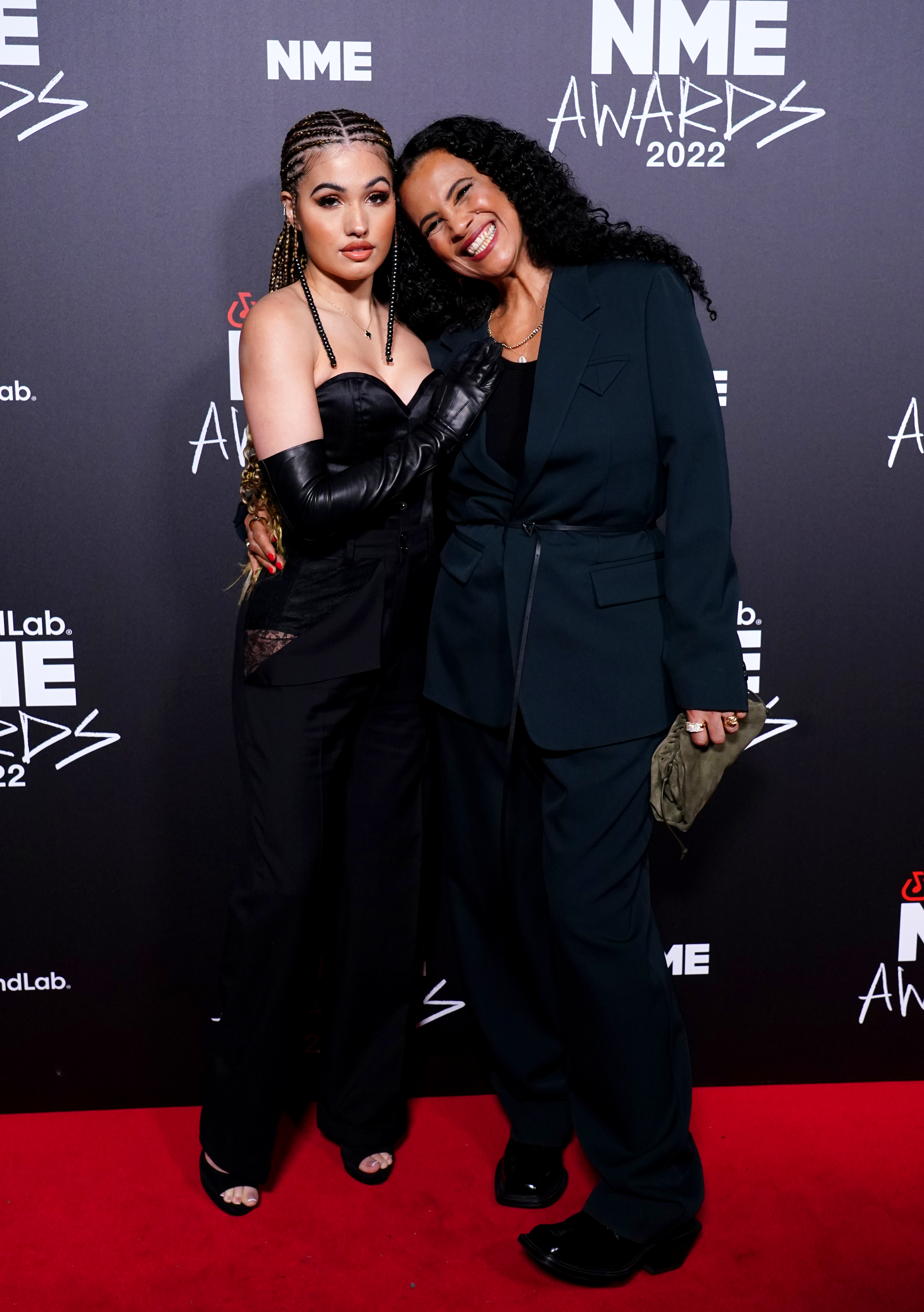 Mabel (L) and Neneh Cherry