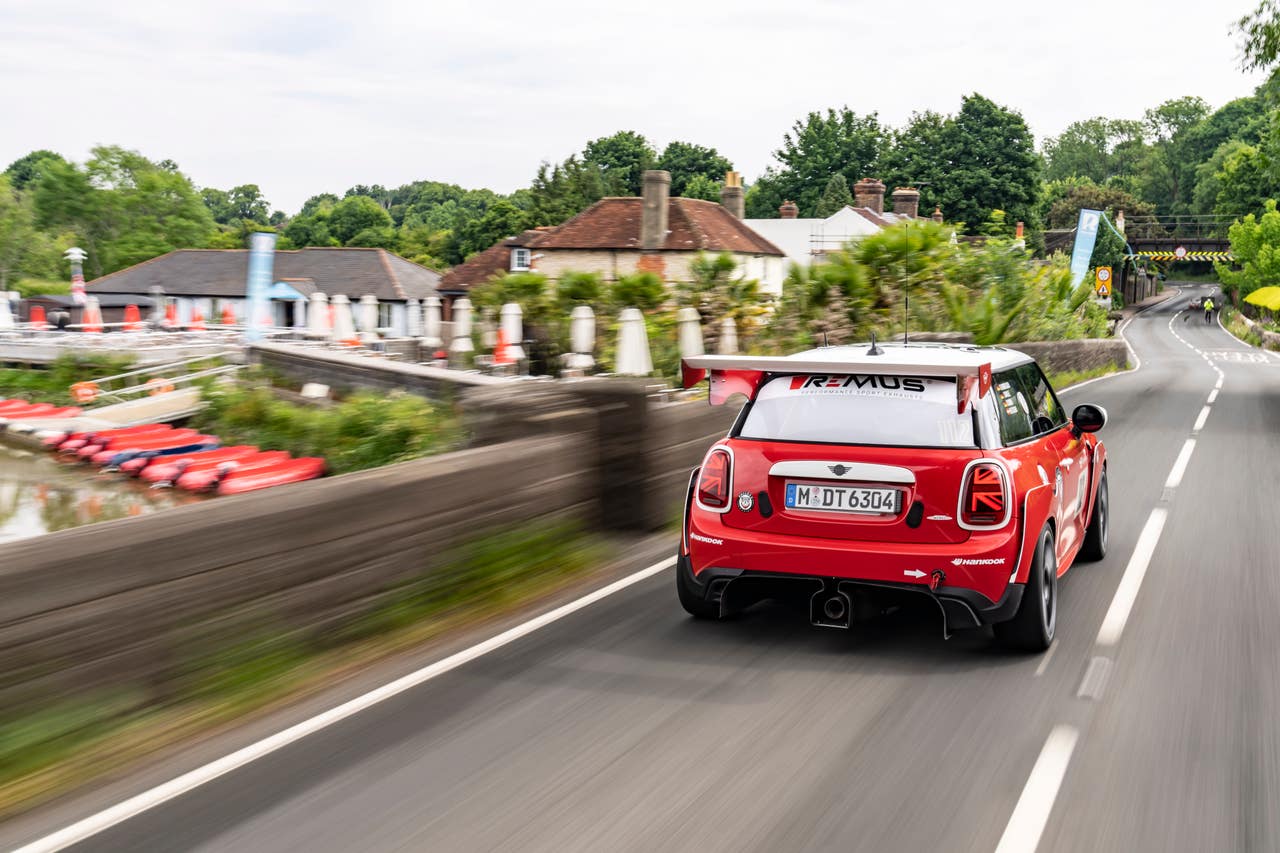 Mini Cooper John Cooper works разгон