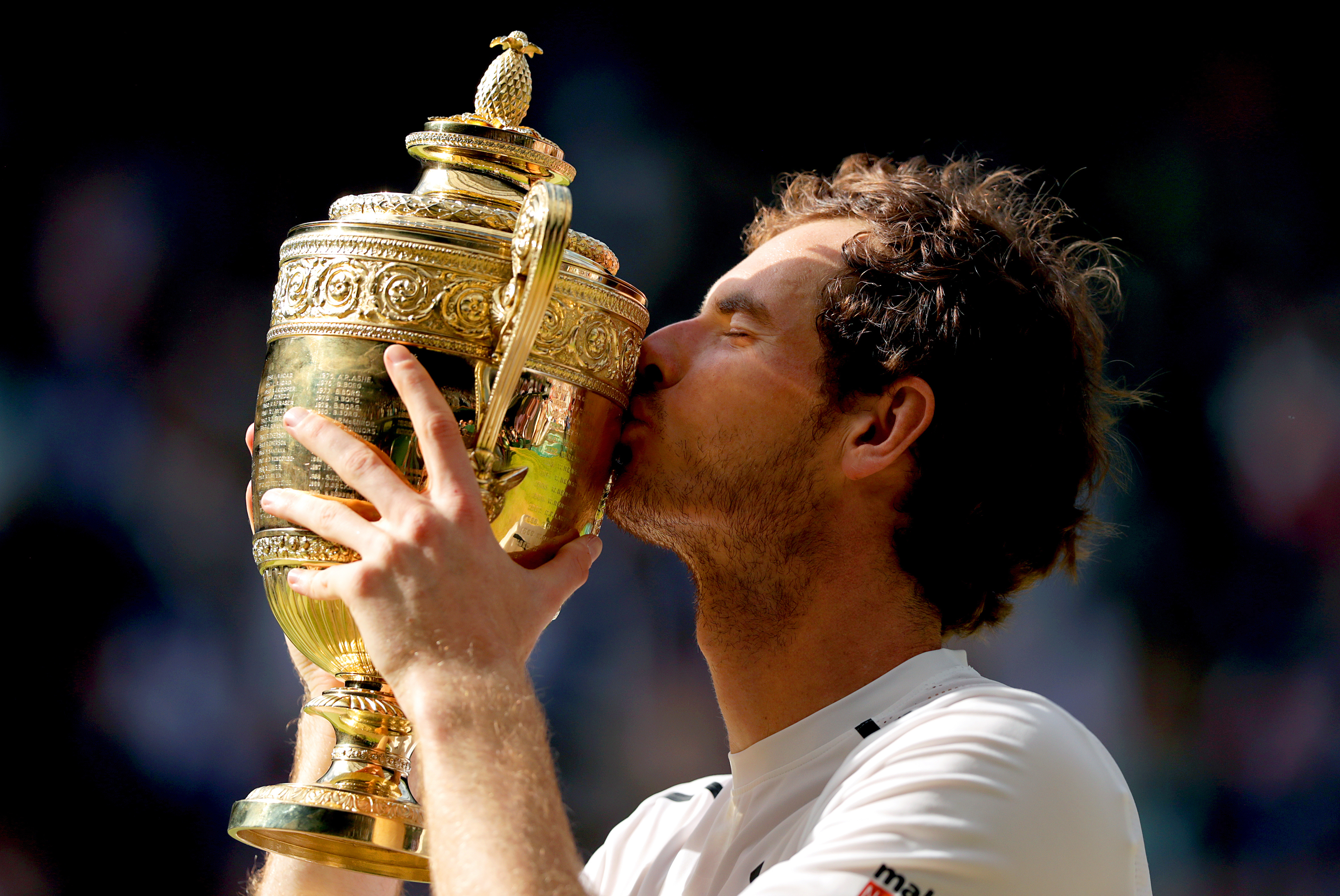 Murray with the Wimbledon trophy in 2016
